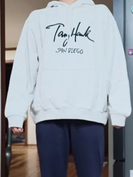 TONY HAWK Tony Logo Hoodie Oatmeal 착용 스타일