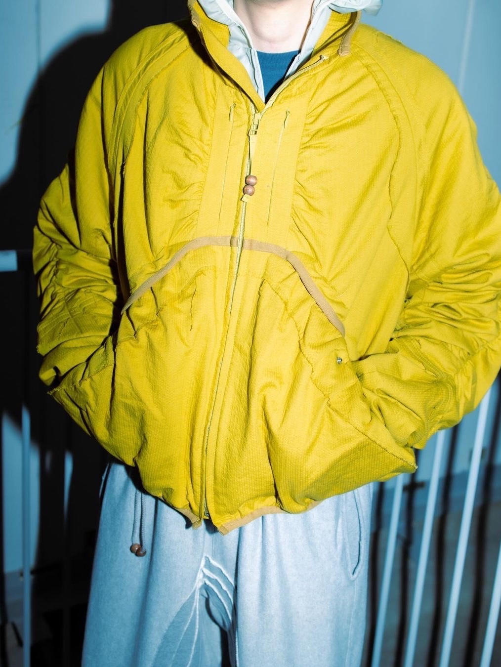 [KREAM 단독] Jian Ye Hydra Jacket Mustard - 24FW, [KREAM 단독] Jian Ye Orbit Pants Charcoal - 24FW 착용 스타일 - 1