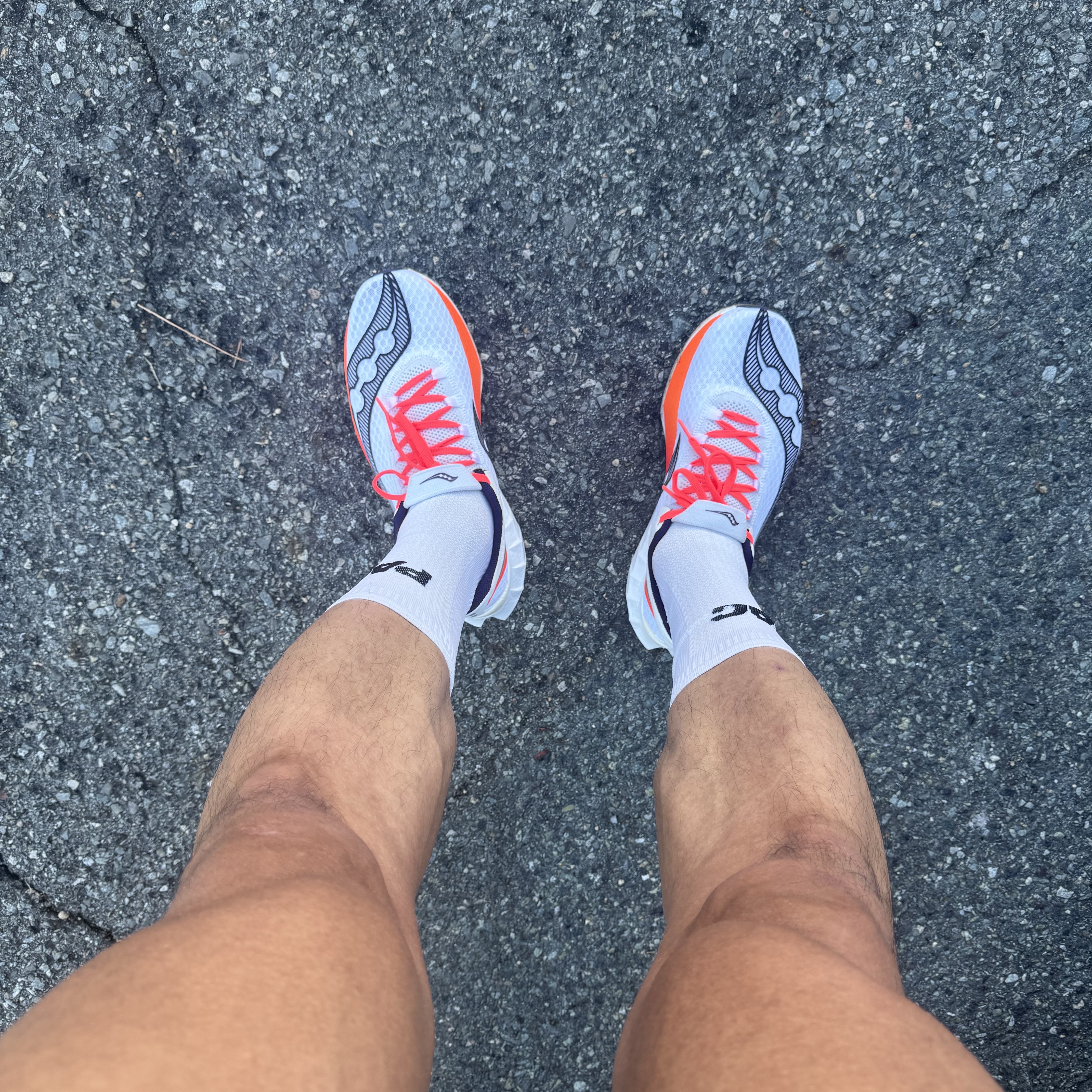 Saucony Endorphin Pro 4 White 착용 스타일