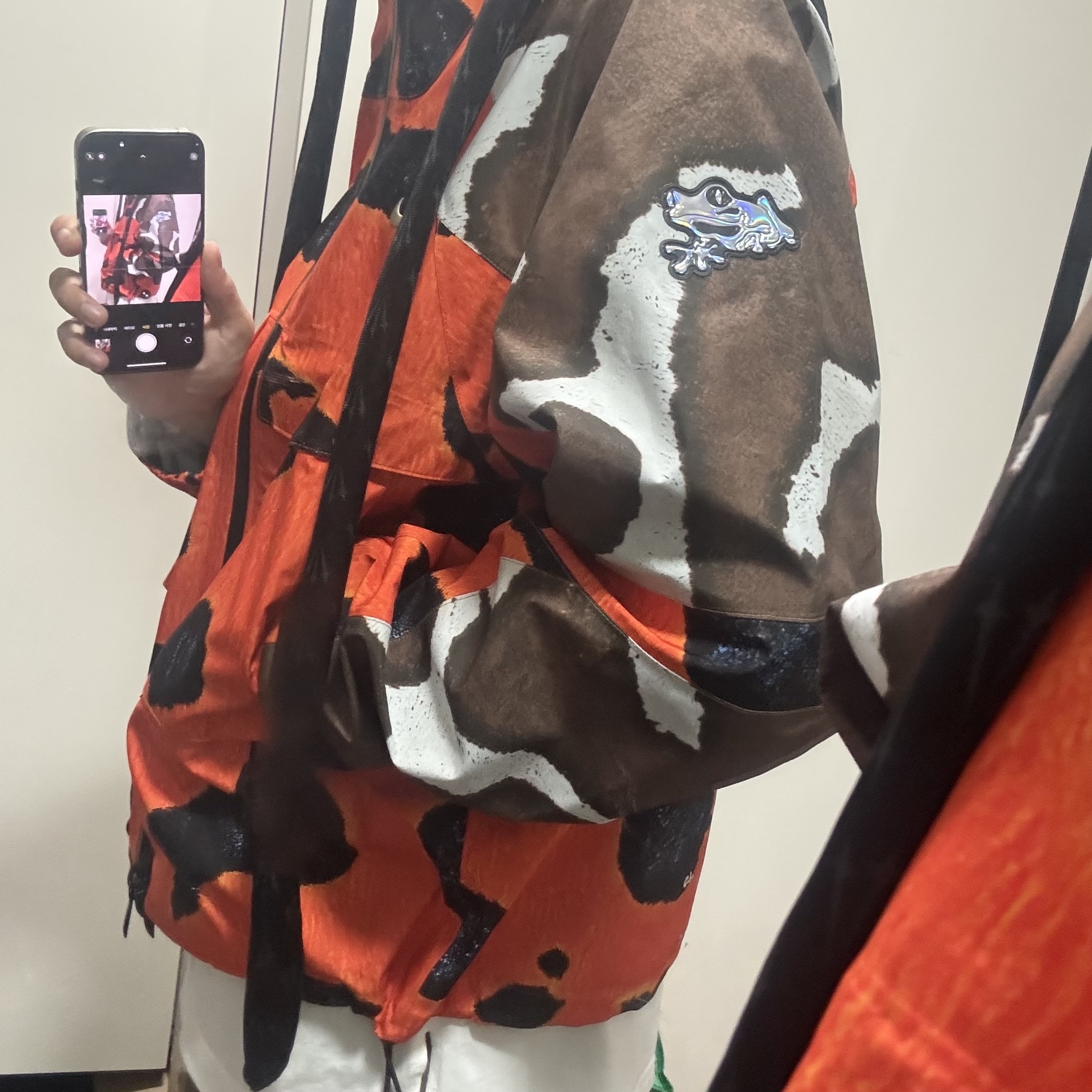 Nike x Drake Nocta Opal Deep Cover Gore-Tex Jacket Safety Orange (FZ3253-819) 착용 스타일 - 1
