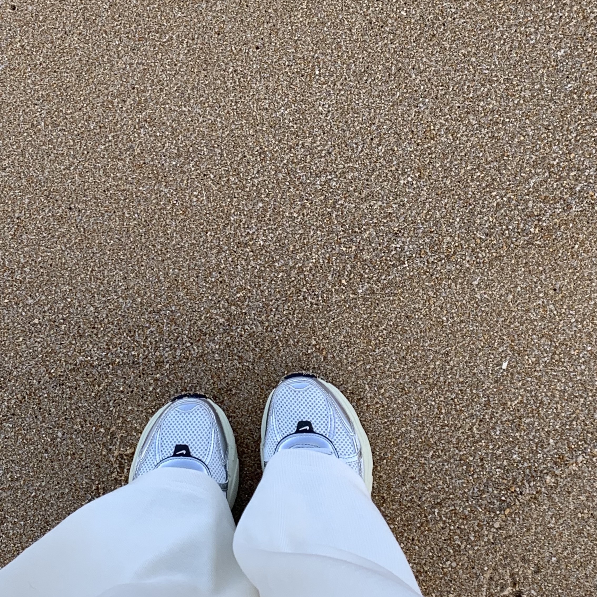 Nike V2K Run Summit White Metallic Silver 착용 스타일