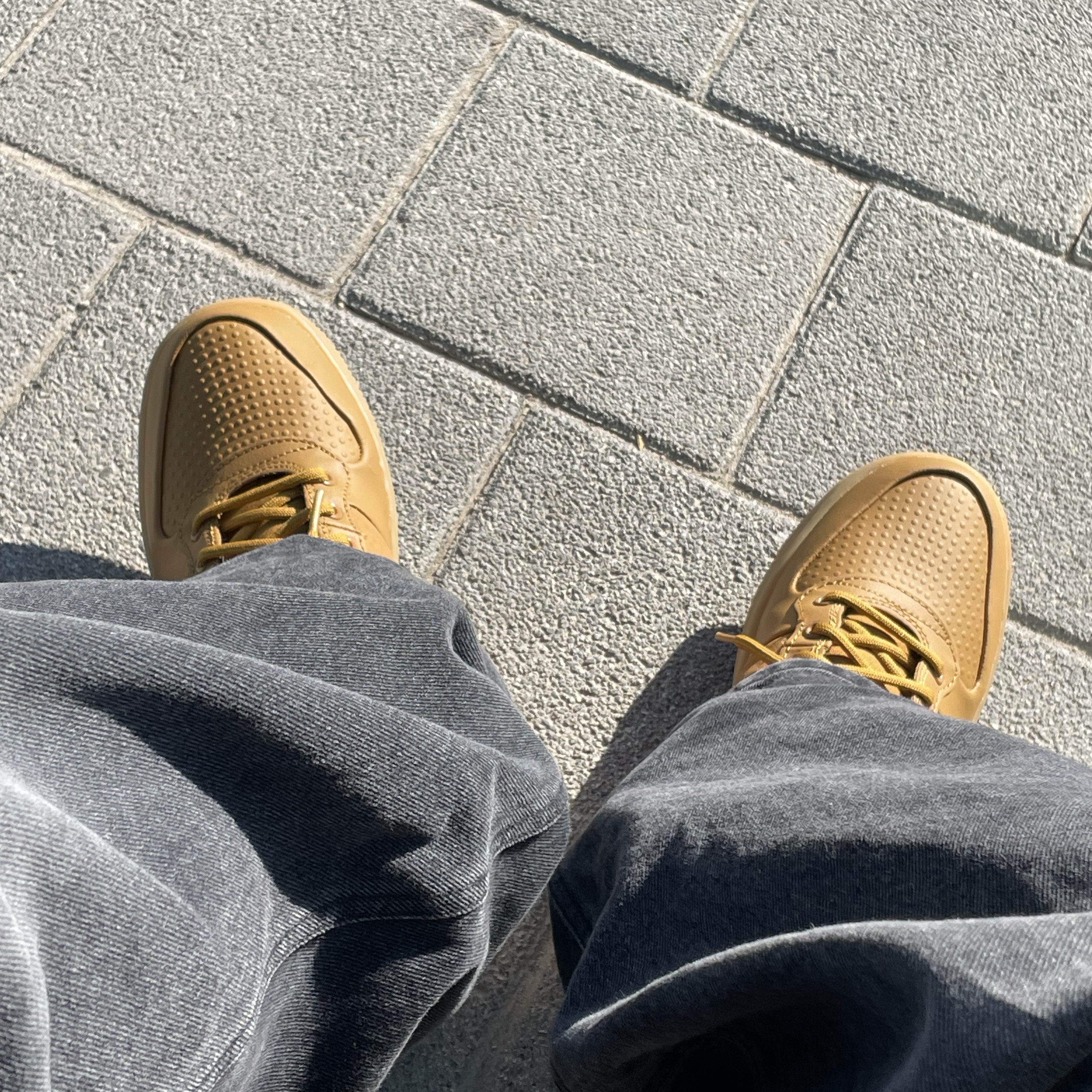 Nike Court Borough Mid Winter Wheat 착용 스타일