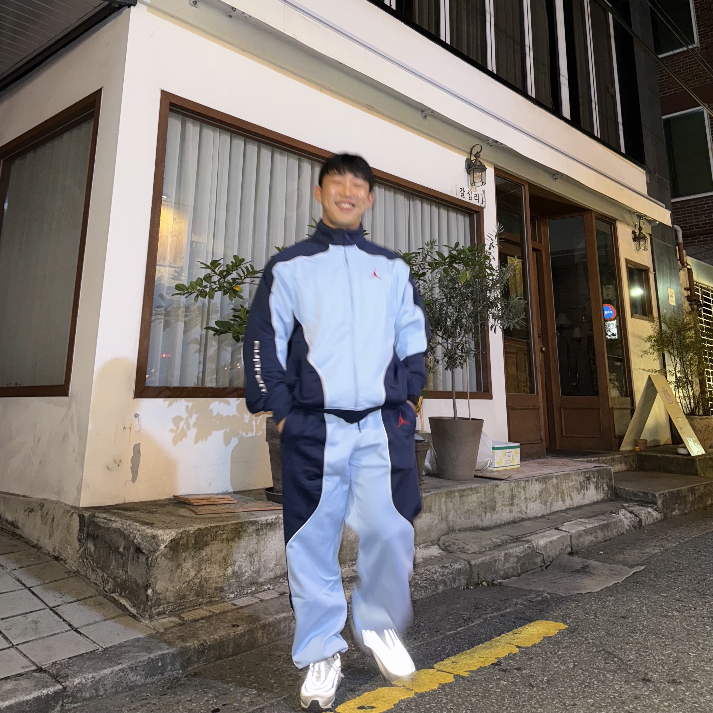 Supreme x Jordan Tricot Track Pants Light Blue - 24FW, Supreme x Jordan Tricot Track Jacket Light Blue - 24FW 착용 스타일