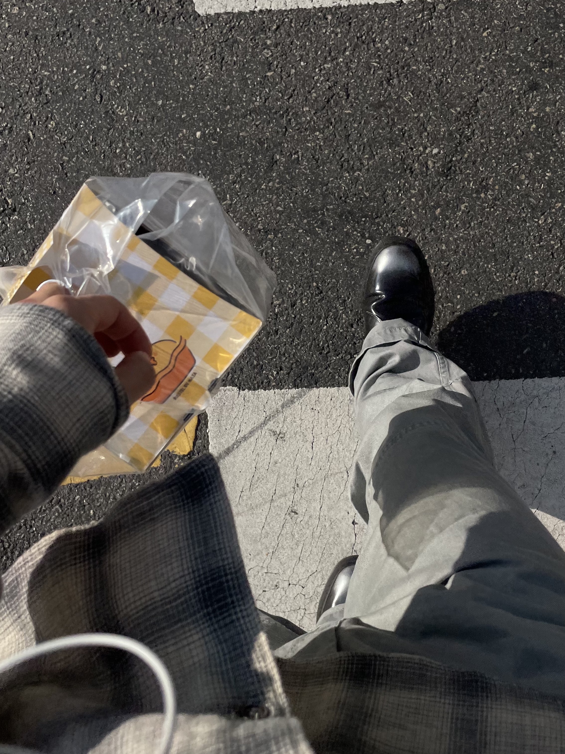 Dr. Martens x Supreme 1461 Gray Silver 착용 스타일