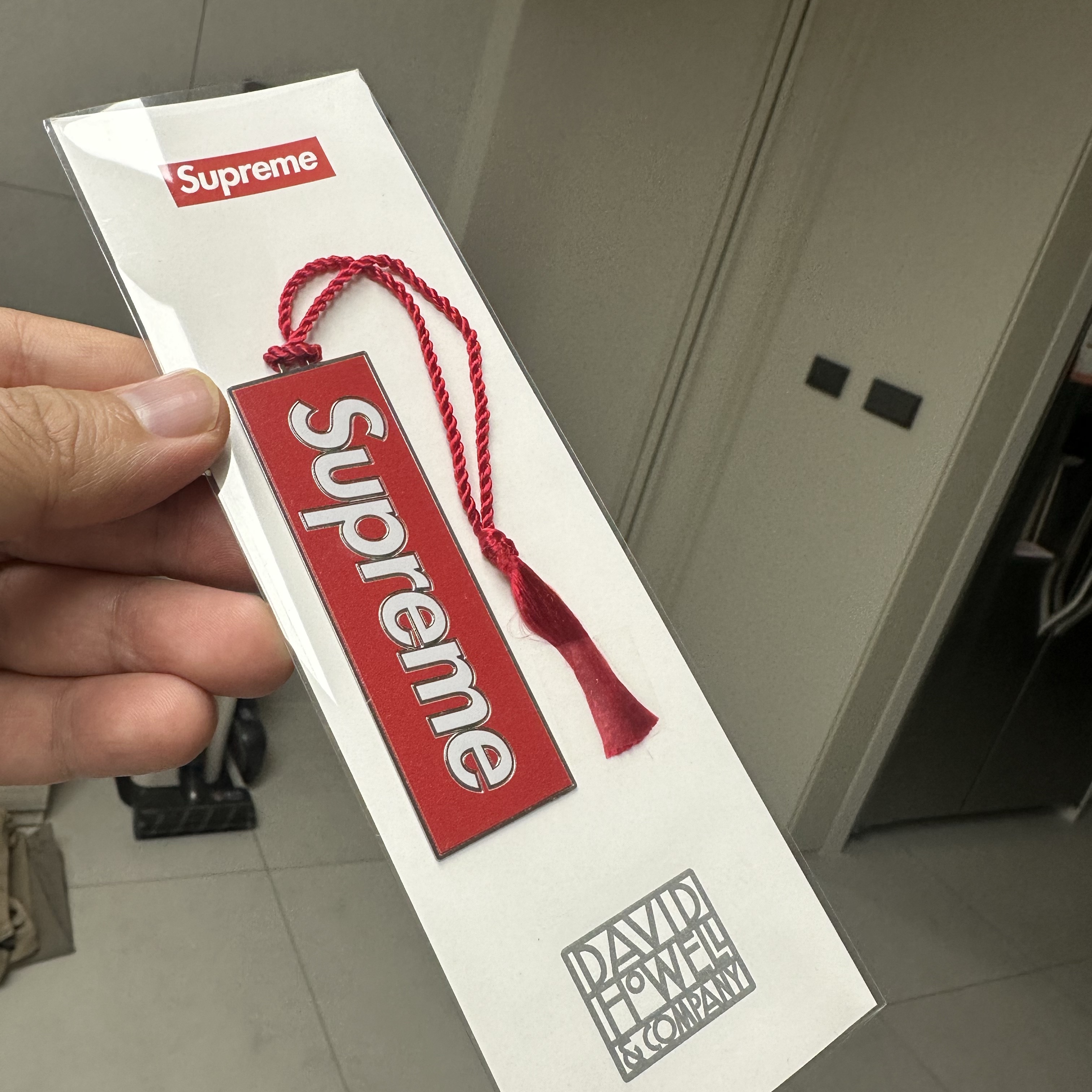 Supreme x David Howell & Co. Metal Bookmark Red - 24FW 착용 스타일 - 1