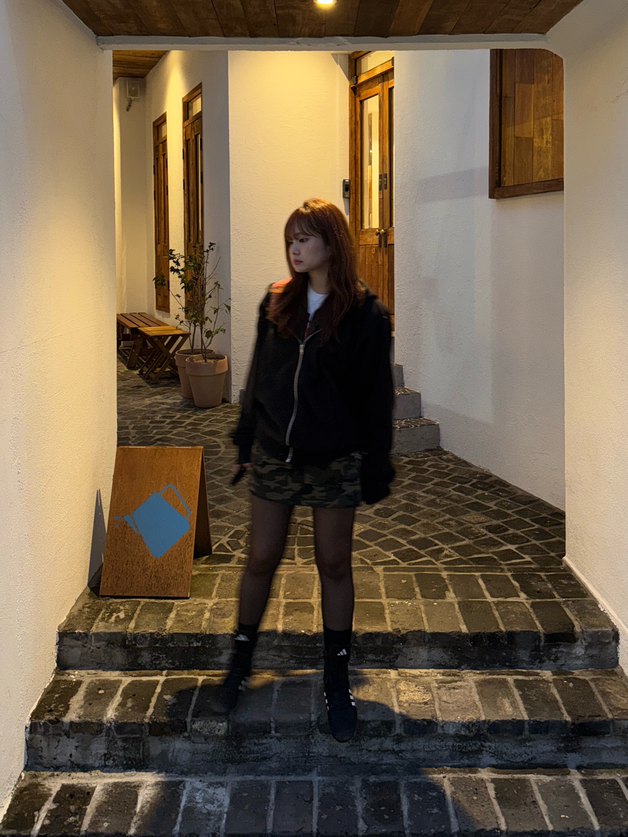Roughneck Camo low rise skirt, Adidas Box Hog 2.0 Boots Core Black Cloud White 착용 스타일 - 4