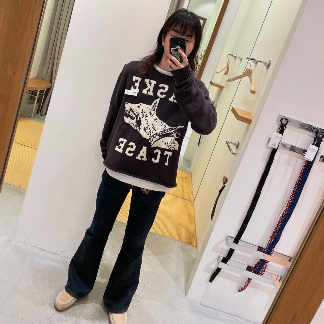 Basketcase Raw College Knit Sweater Vintage Black 착용 스타일 - 1