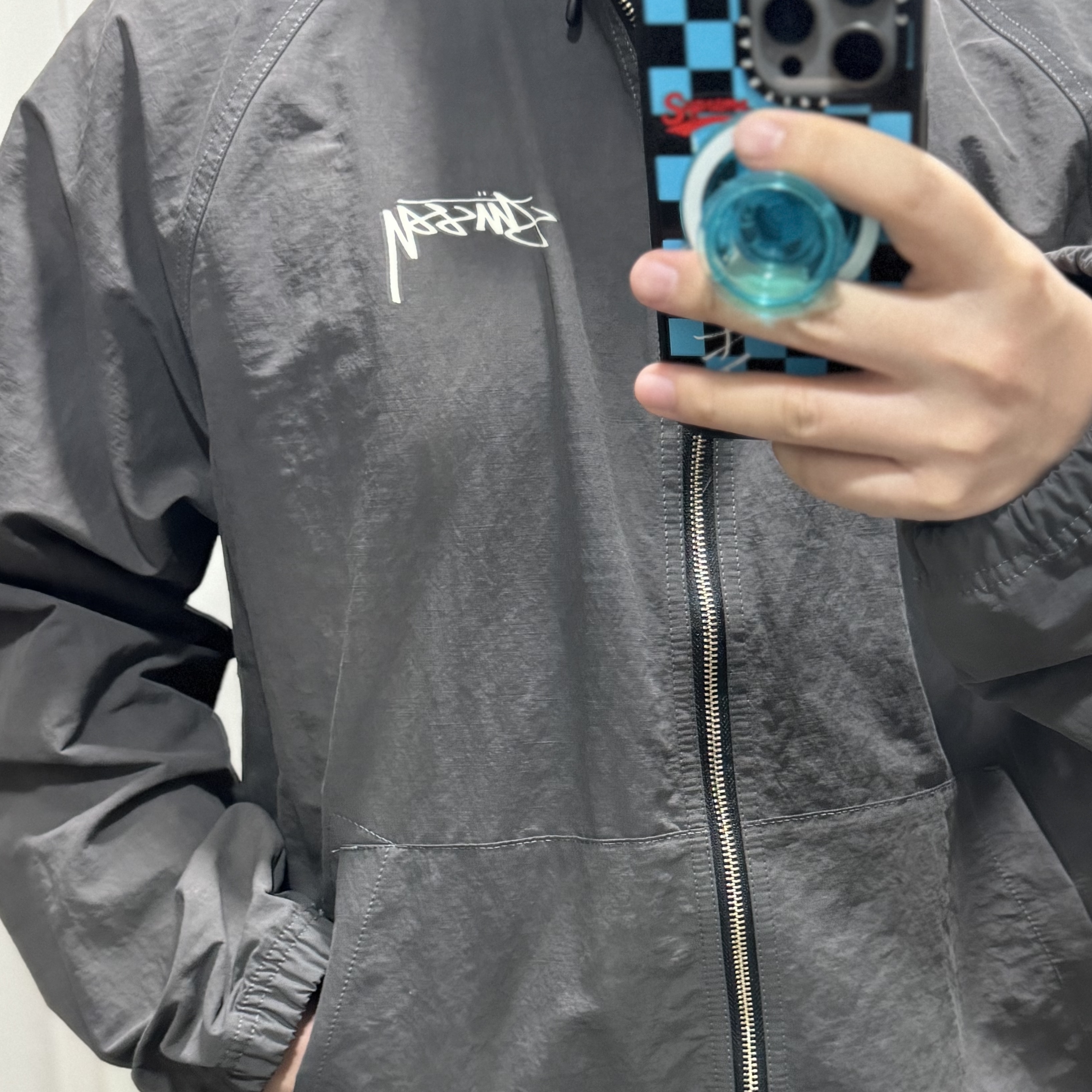 Stussy Wave Dye Beach Shell Jacket Black 착용 스타일