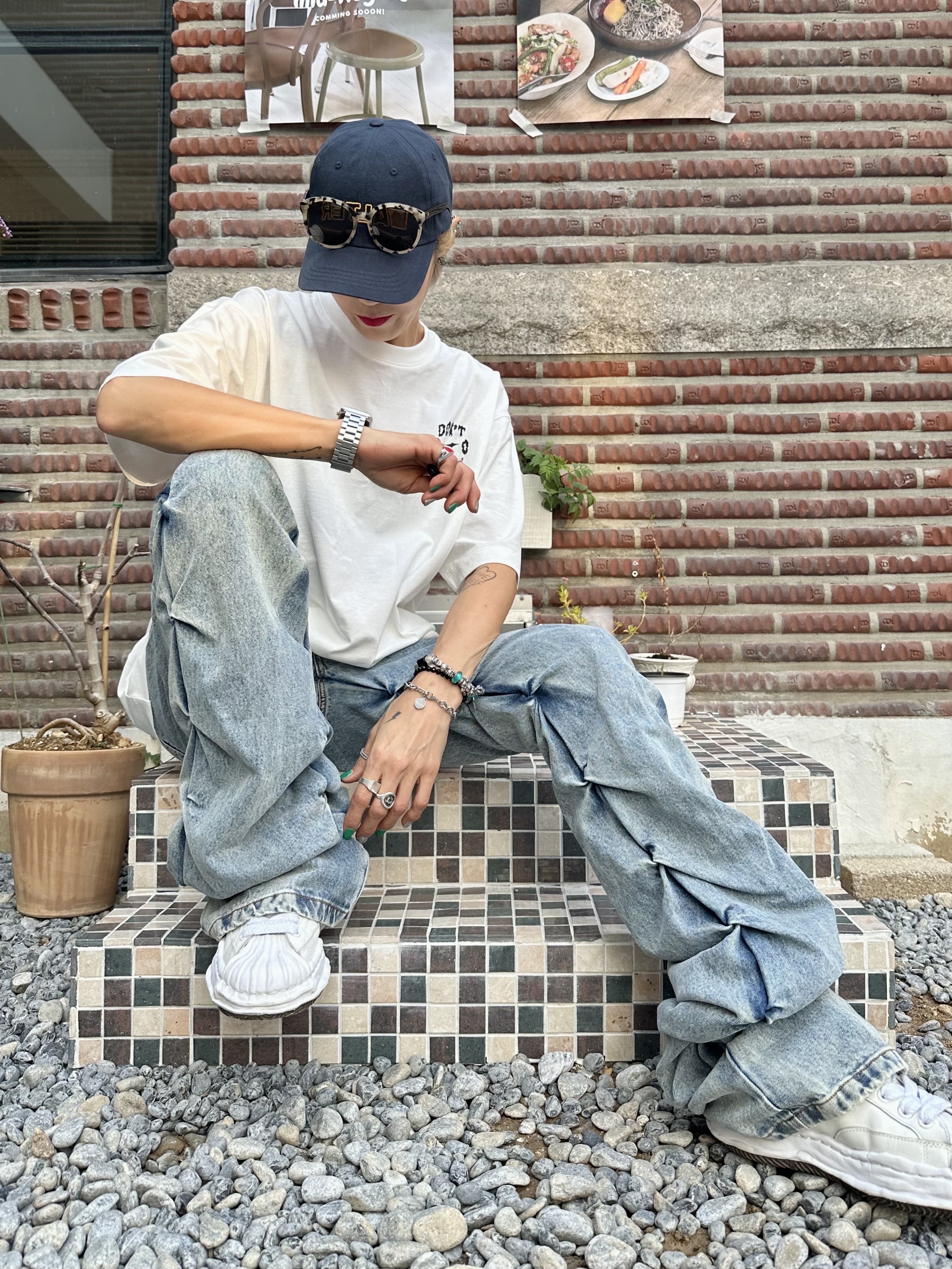 Maison Mihara Yasuhiro Blakey OG Sole Leather Low-top Sneakers White, Maison Margiela Small Leather Chain Wallet Black 착용 스타일 - 6