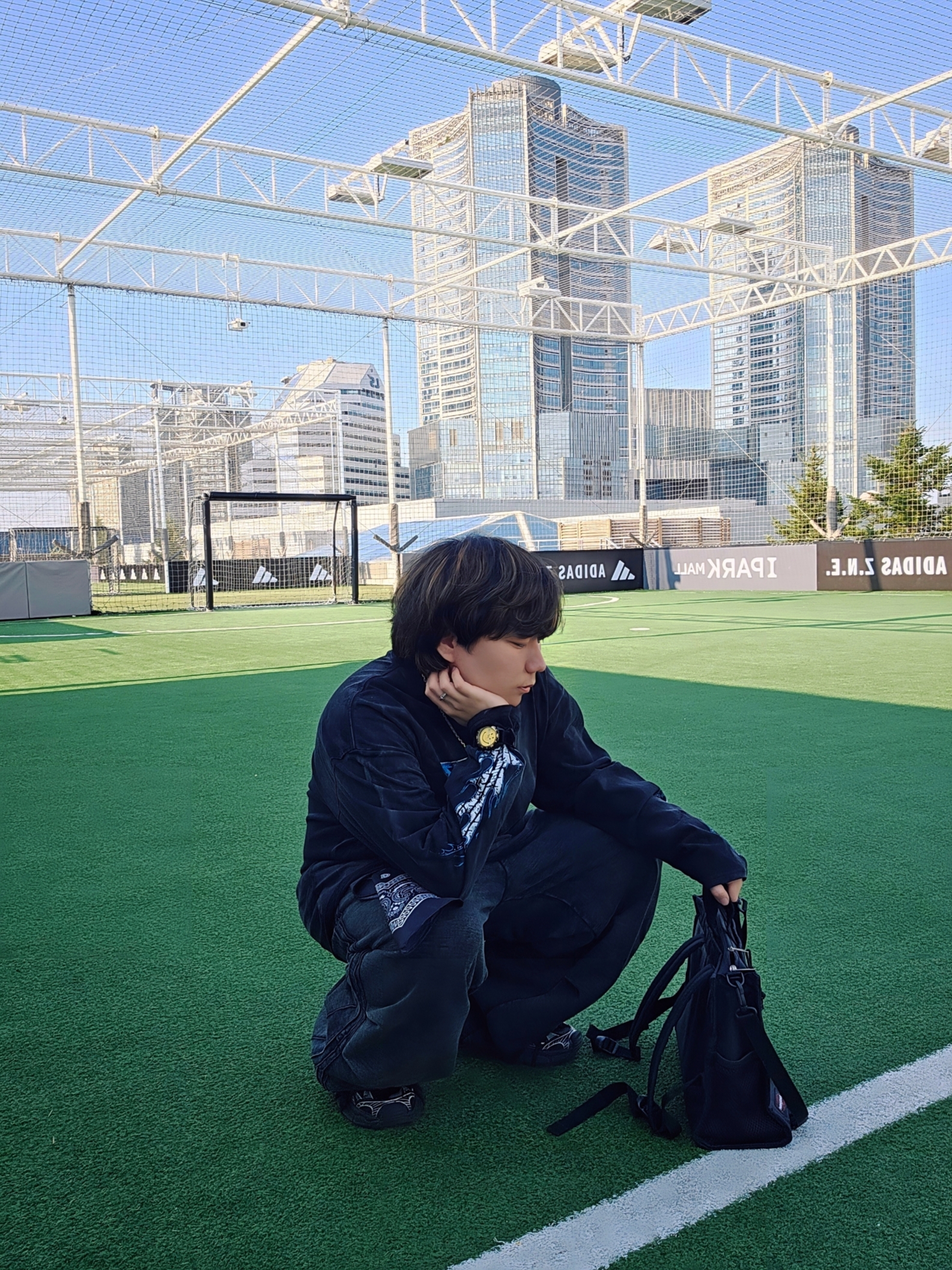 Balenciaga 3XL Sneakers Black White 착용 스타일 - 2