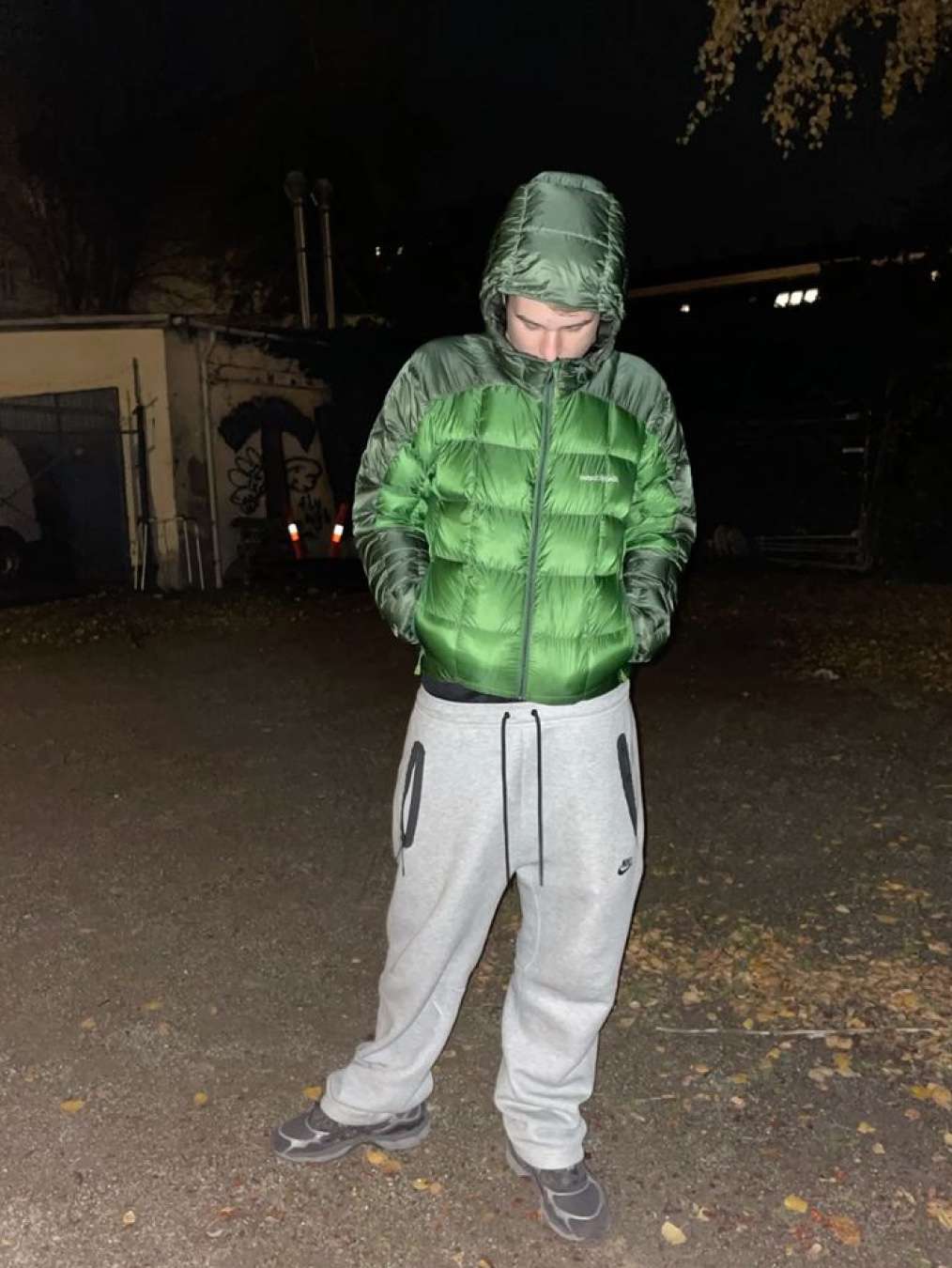 Arc'teryx Thorium Hoody Lampyre, Montbell Superior Down Parka Green 착용 스타일 - 3
