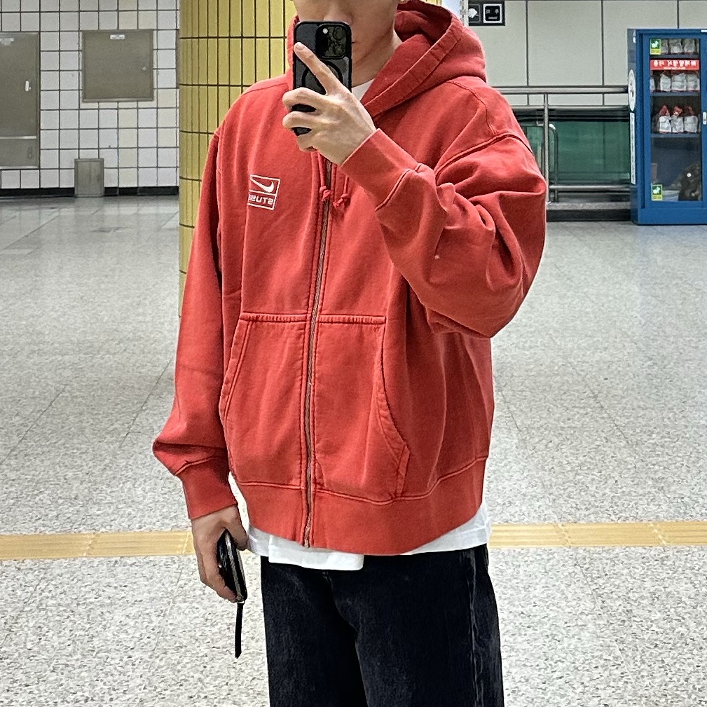 Nike x Stussy Full Zip Pigment Dyed Fleece Hoodie Habanero Red (FJ9161-642) 착용 스타일
