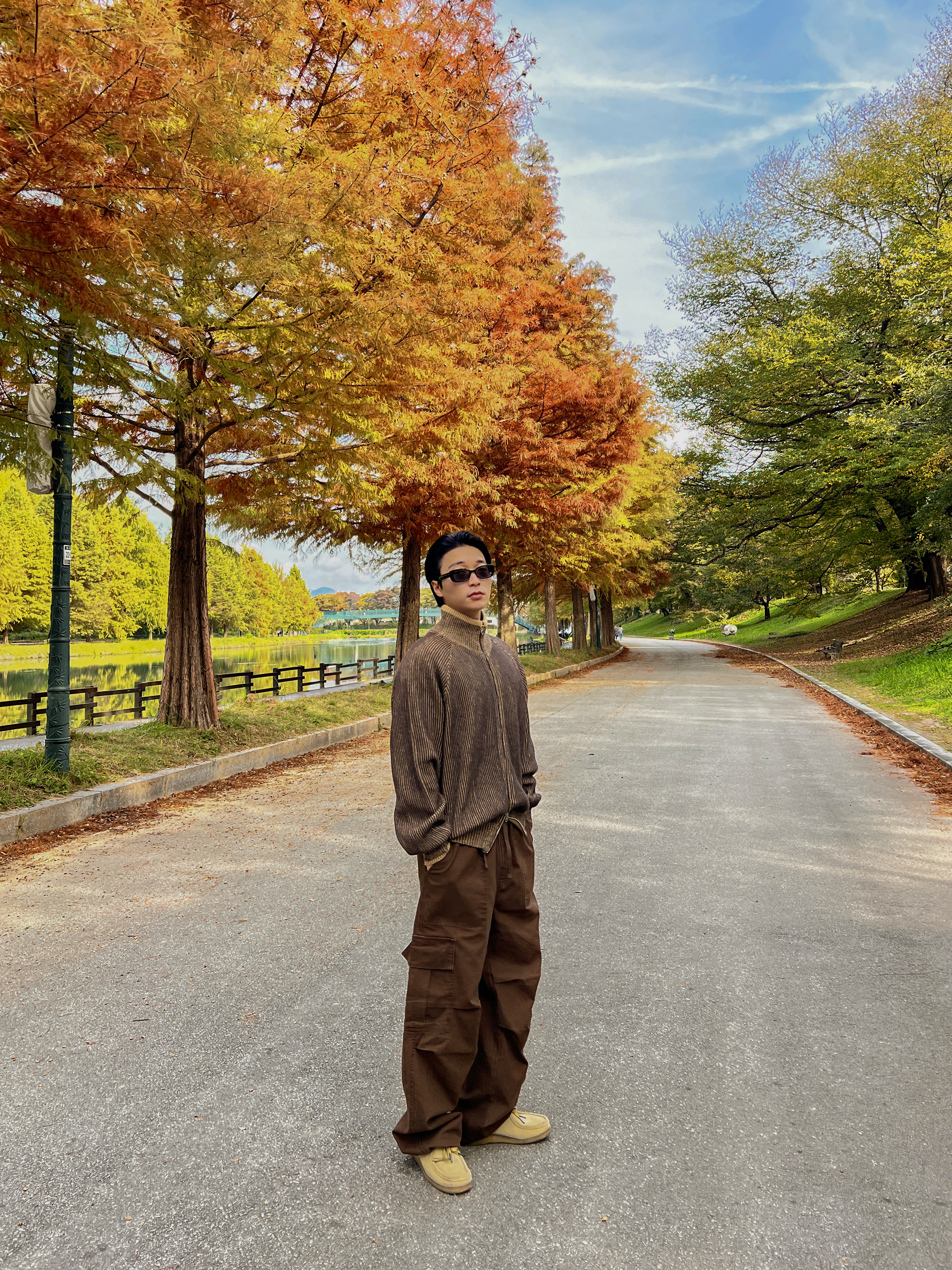 Clarks Wallabee Maple Suede 착용 스타일 - 1