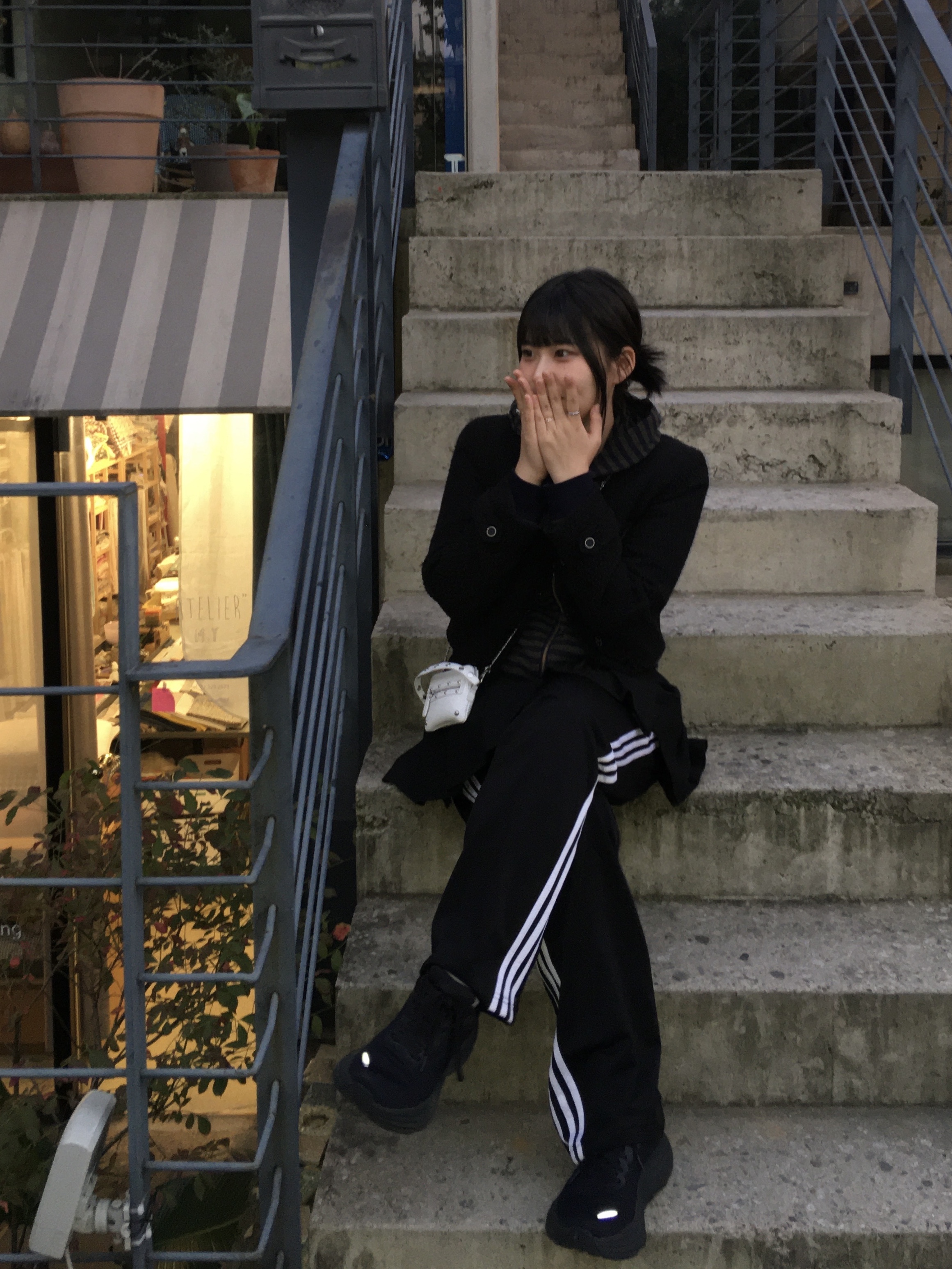 (W) Adidas Originals Firebird Loose Track Pants Black - KR Sizing, Hoka Bondi 8 Black - Wide 착용 스타일 - 1