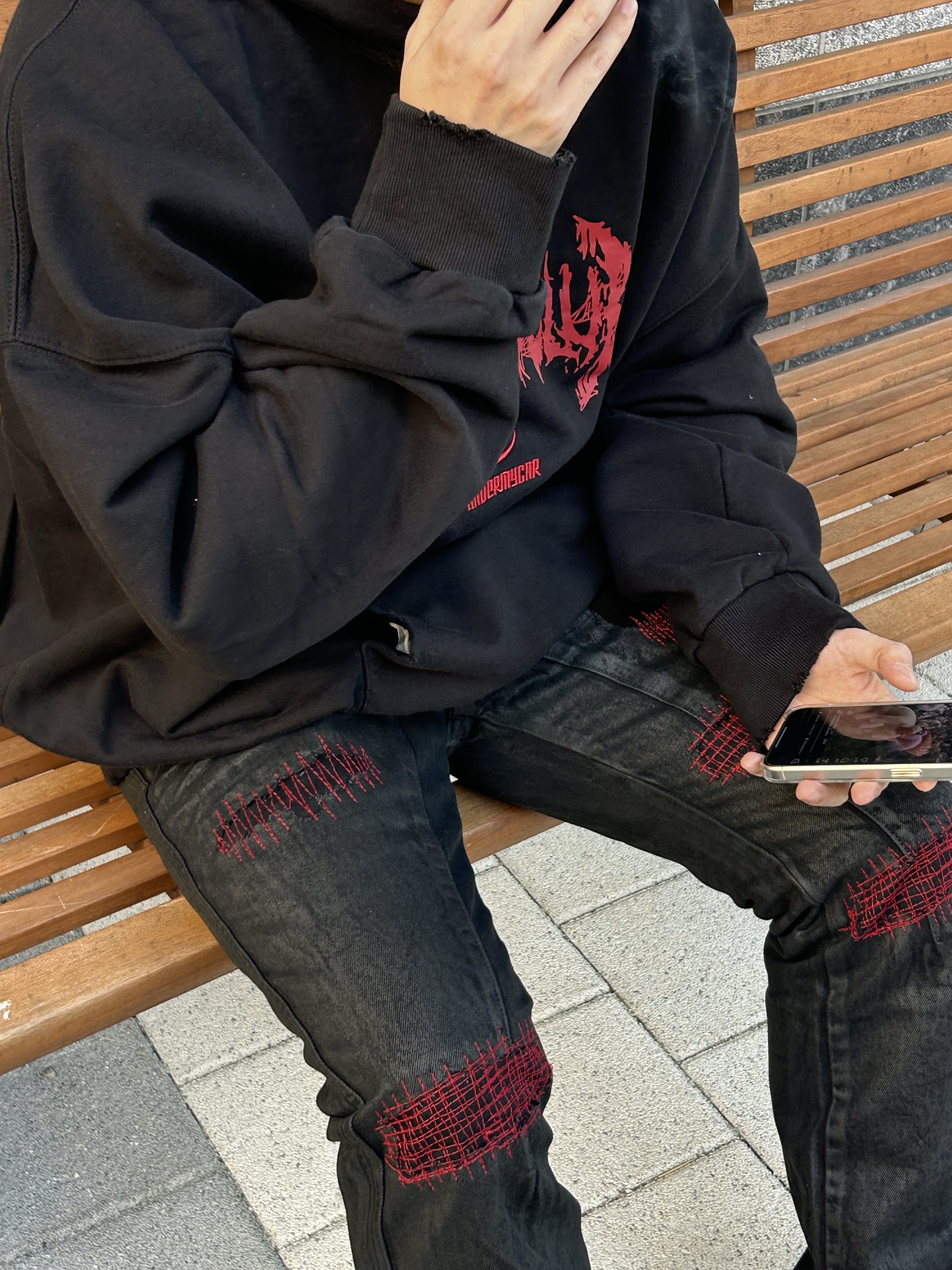 Undermycar x Emostanceclub Deremo Double Logo Oversized Hoodie Toreador - 23FW, Undermycar x Emostanceclub Emoun Destroyed Cowhide Suede Red Stitch Denim Toreador - 23FW 착용 스타일 - 6