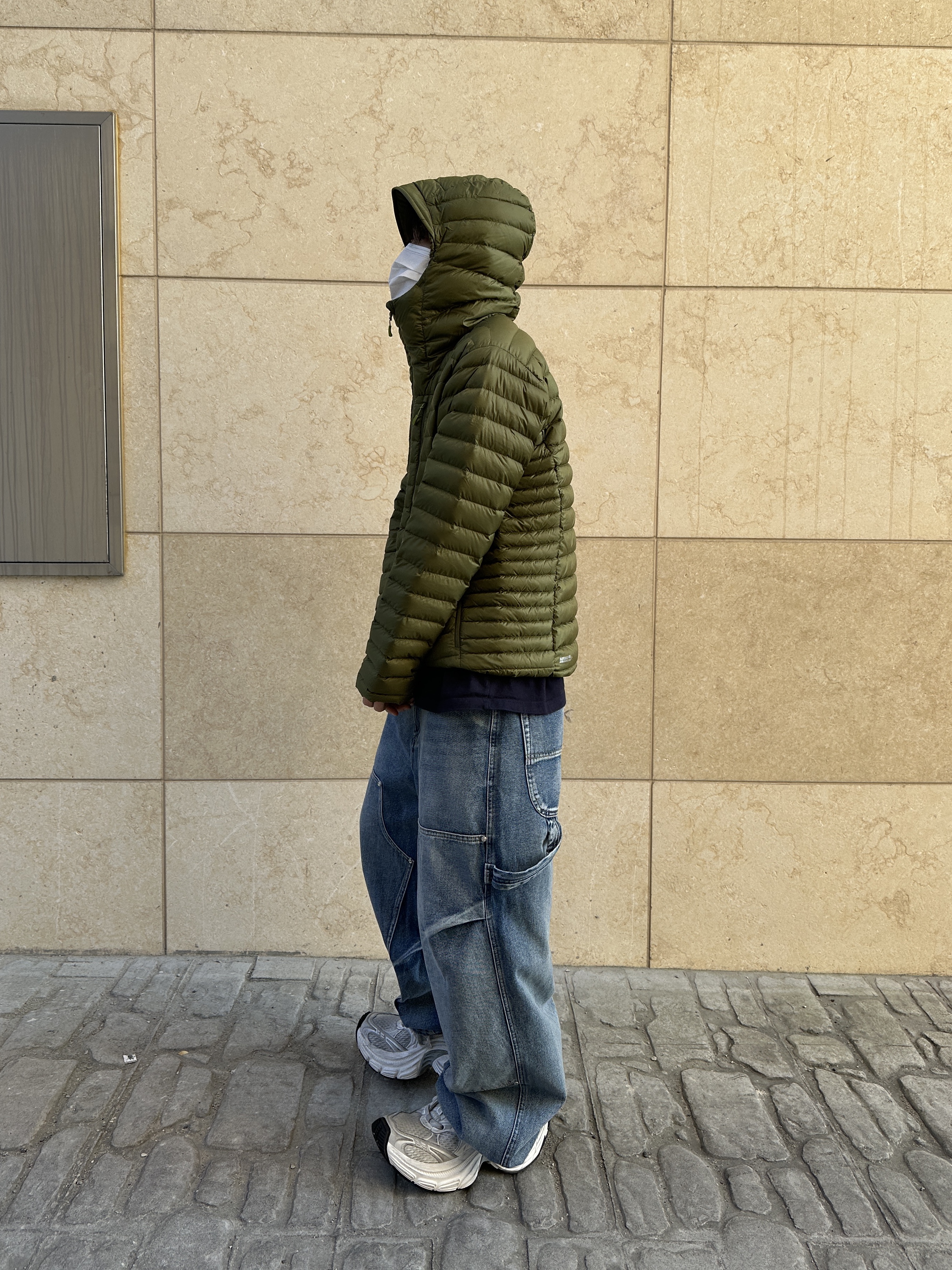 Rab Microlight Alpine Jacket Light Khaki 착용 스타일 - 2