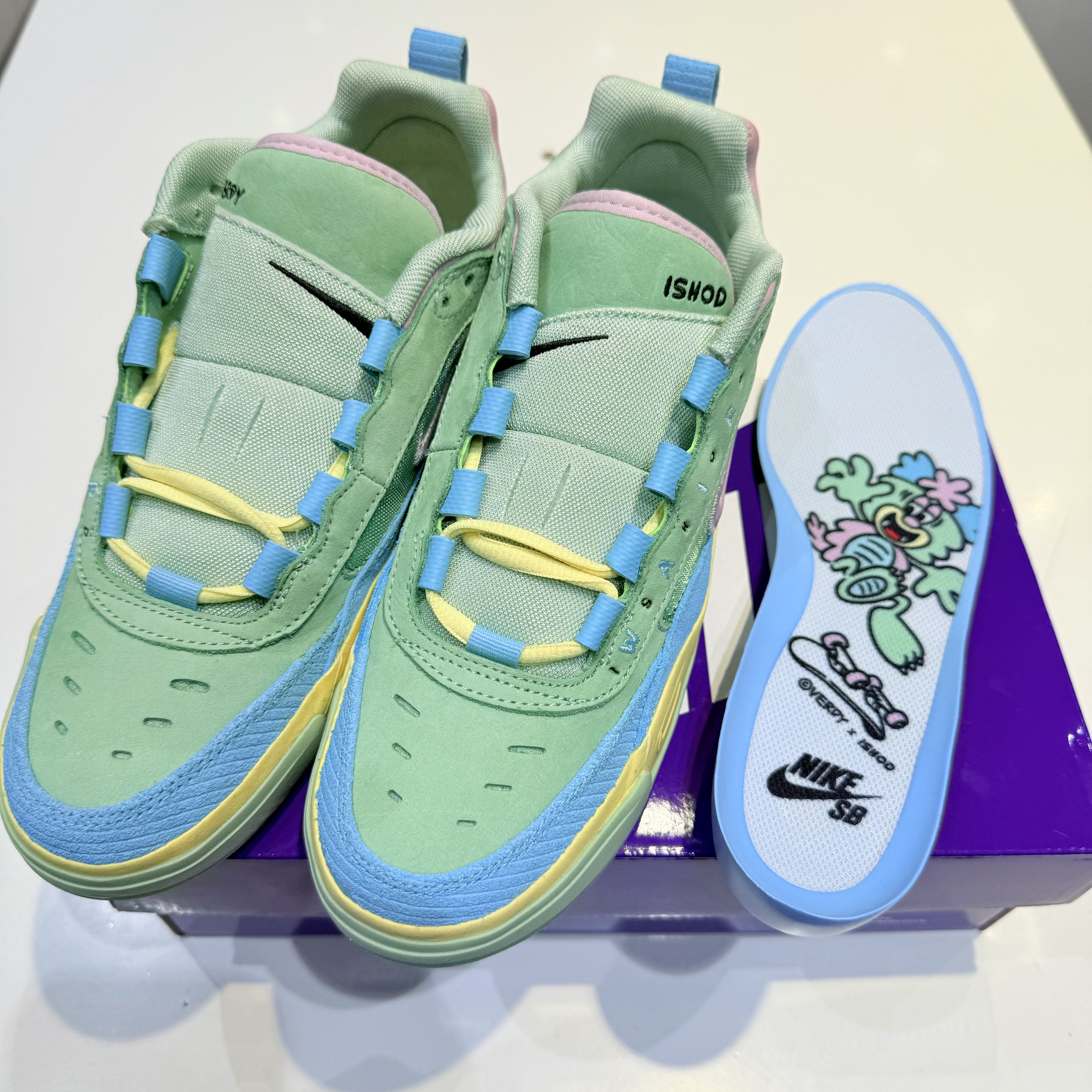 Nike x Verdy SB Air Max Ishod Wair Blue Gaze Light Arctic Pink 착용 스타일 - 3
