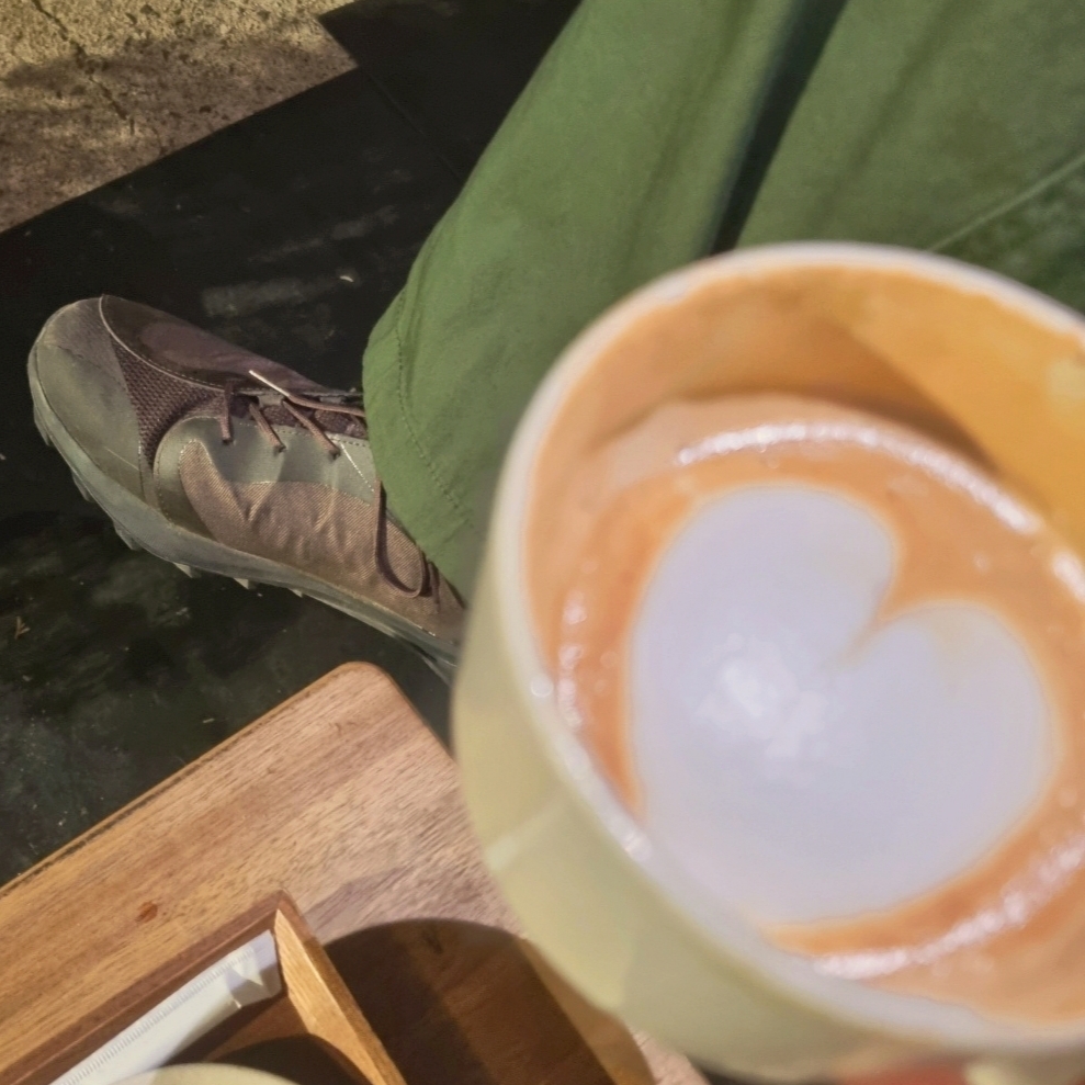 On Running x Post Archive Faction (Paf) Cloudventure Peak Cacao Espresso 착용 스타일 - 2