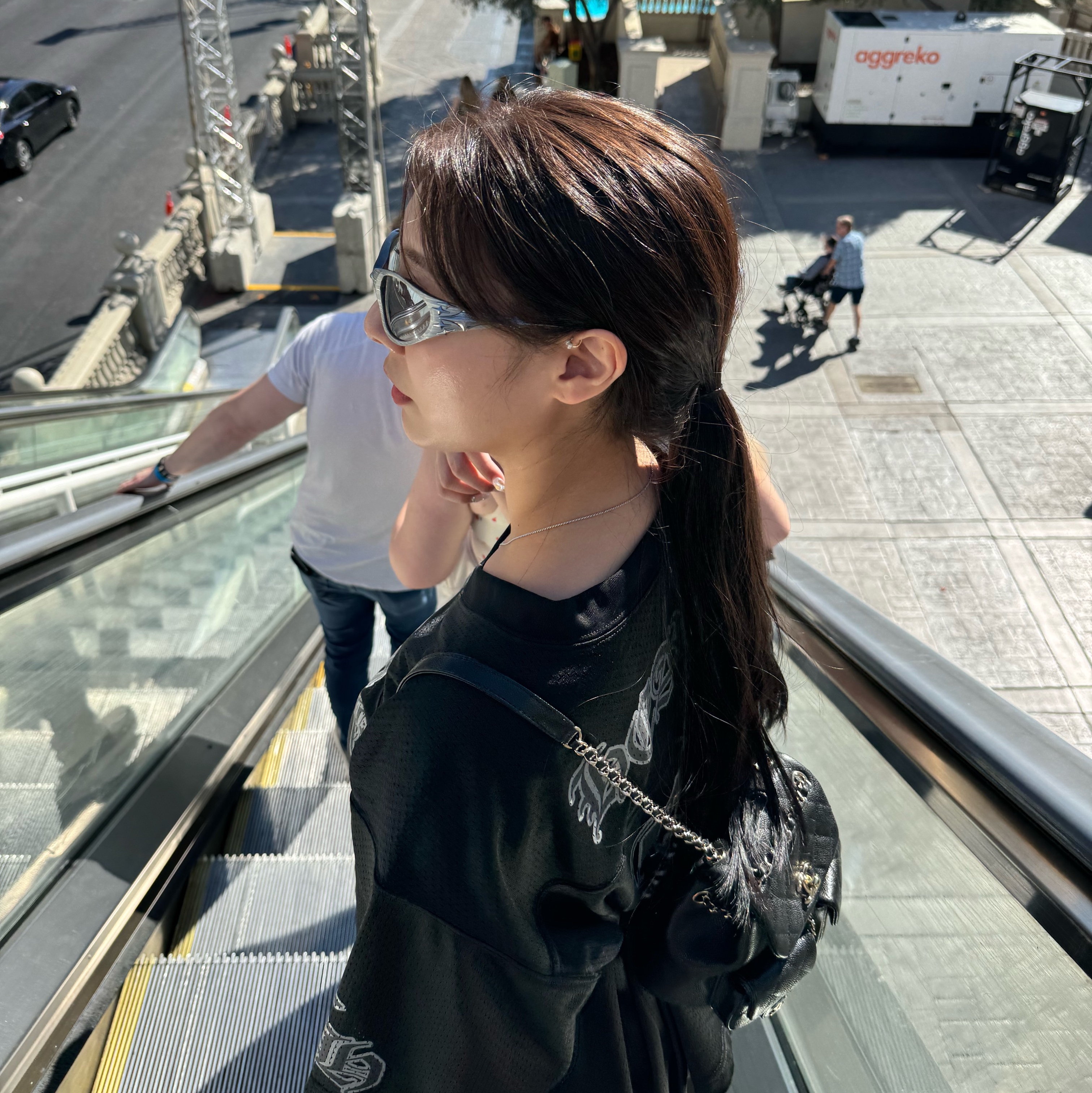 Chrome Hearts Mesh Stadium Jersey Black, Chanel Small Backpack Grained Shiny Calfskin & Gold Black 착용 스타일 - 2