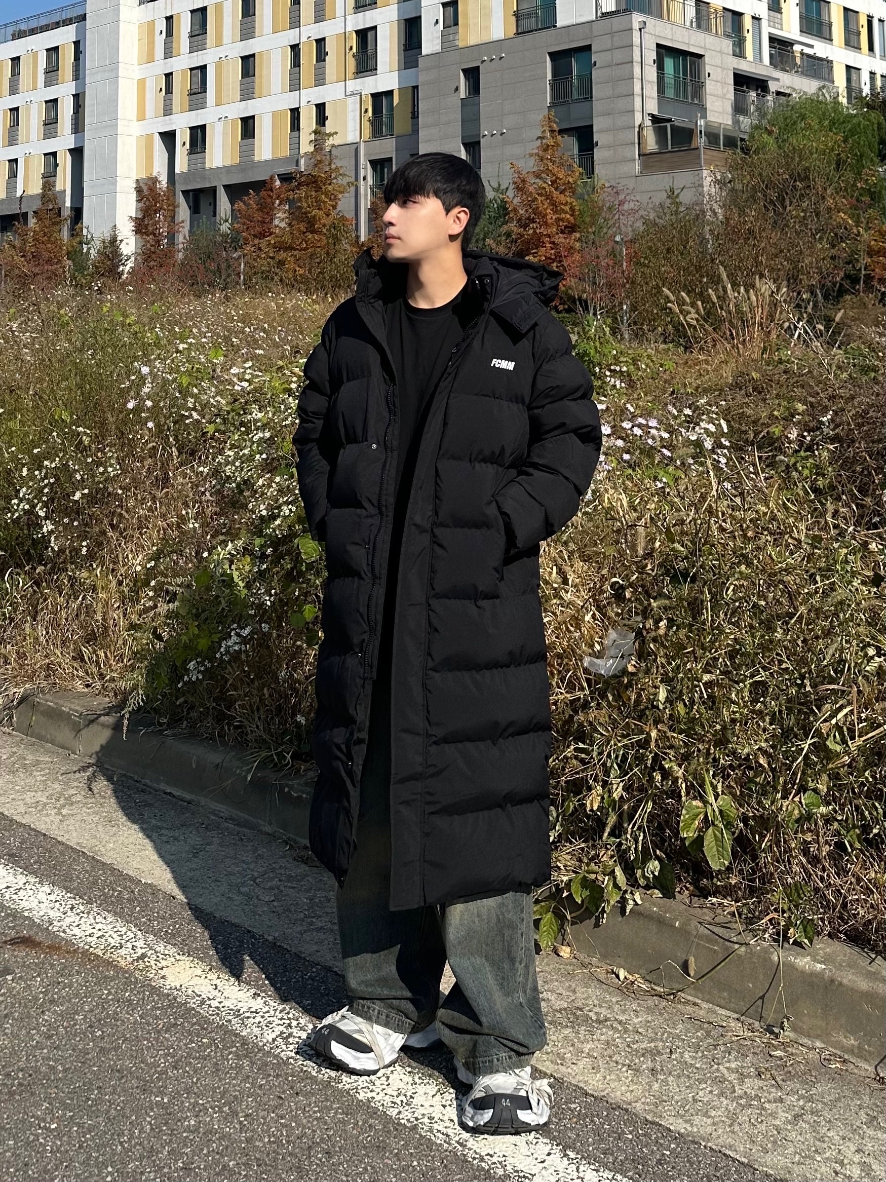 Balenciaga Cargo Sneakers White Grey 착용 스타일 - 1