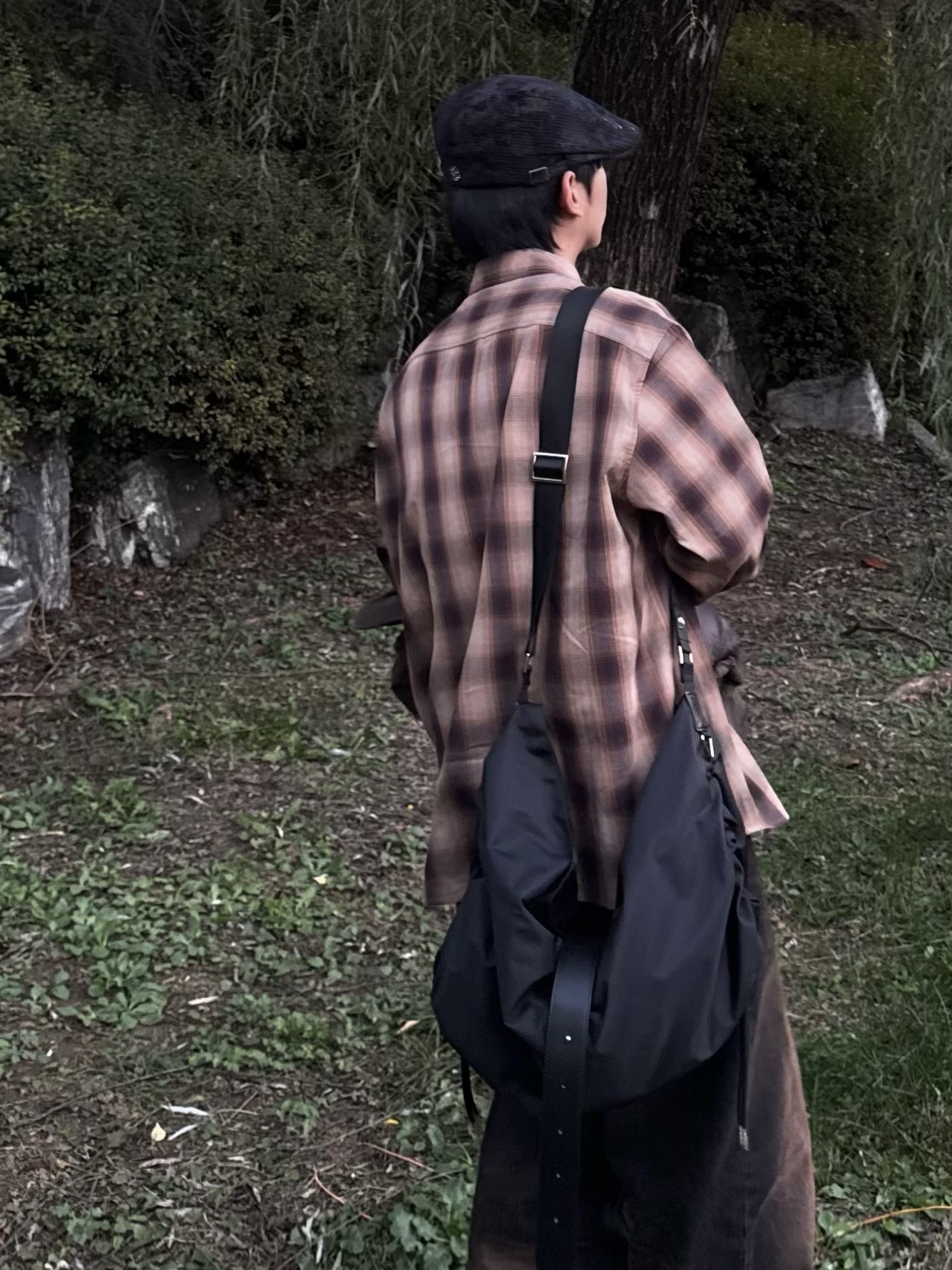 Nos Couleurs Paisley Rivet Hunting Cap Black 착용 스타일 - 4