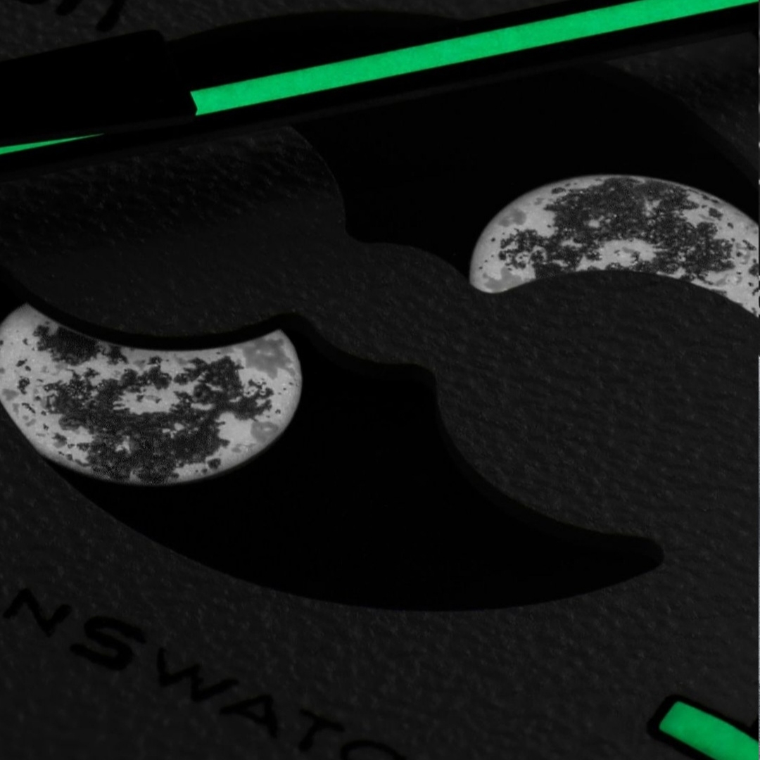 Swatch x Omega Bioceramic MoonSwatch Mission To Earthphase 착용 스타일 - 4