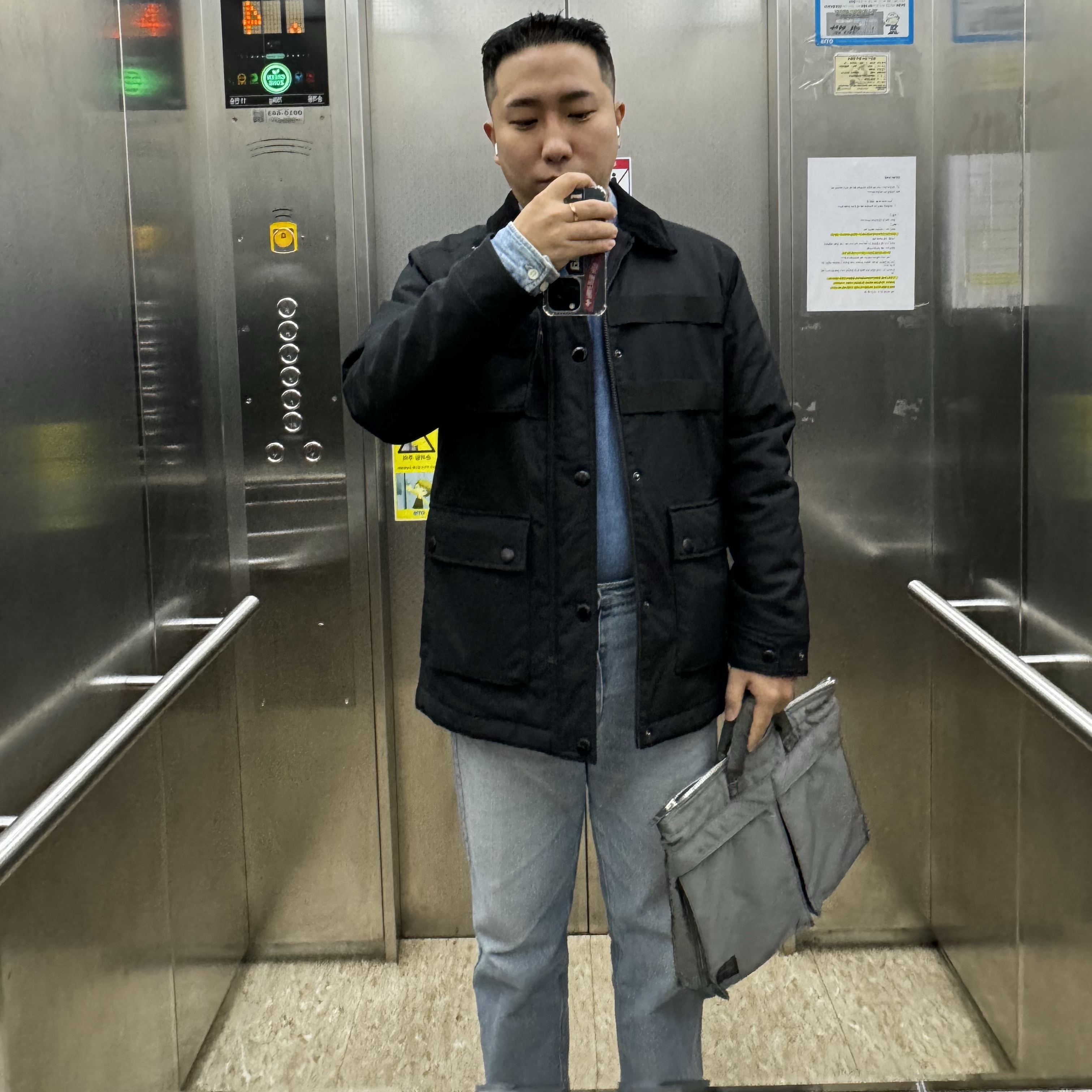Porter PX Tanker Operator Bag 13 Silver Gray 착용 스타일