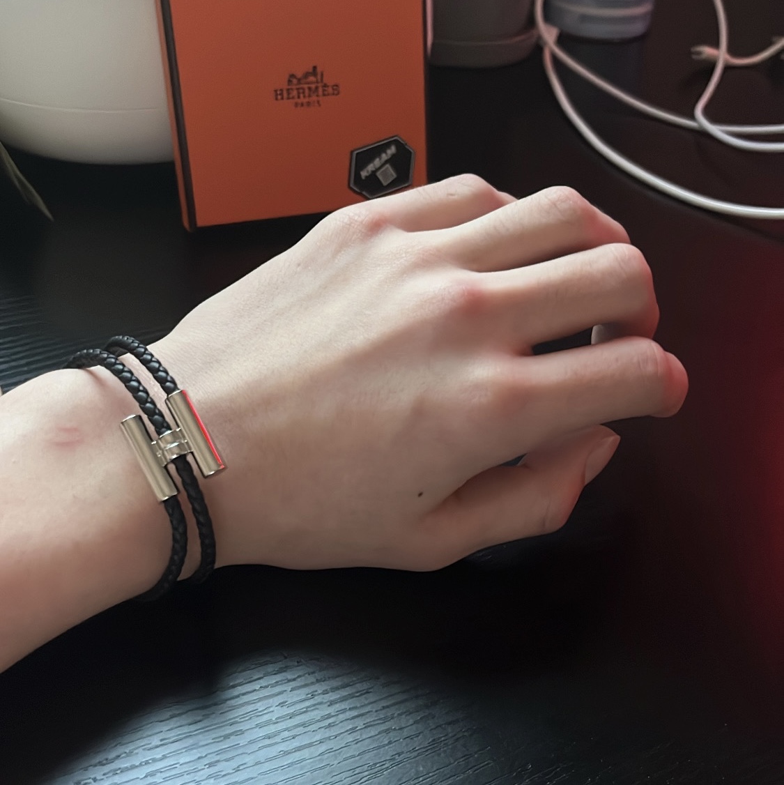Hermes Tournis Tresse Bracelet Swift Calfskin Palladium & Noir 착용 스타일