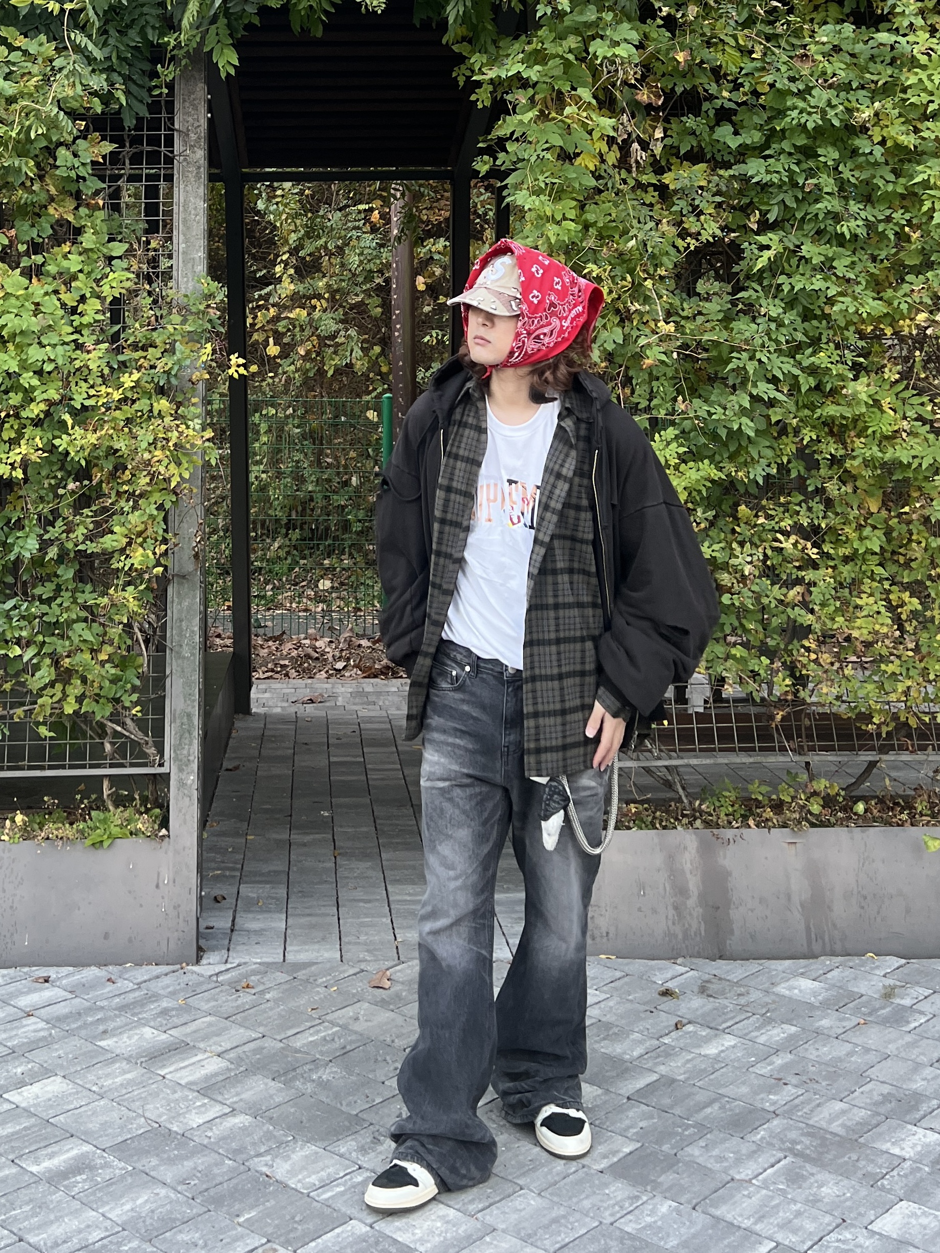 Project G/R Distressed Layer Zip Hoodie Faded Black, Supreme Pigment S Logo 6-Panel Chocolate Chip Camo - 24FW 착용 스타일 - 2
