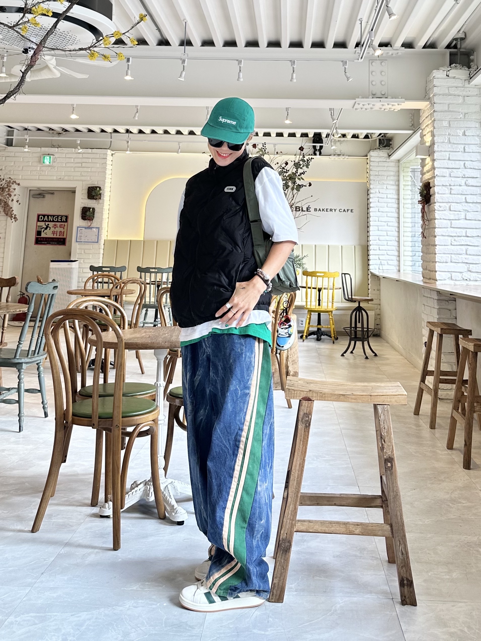 Supreme Washed Chino Twill Camp Cap Green - 24FW, Adidas Campus 00s Dark Green Off White 착용 스타일 - 1