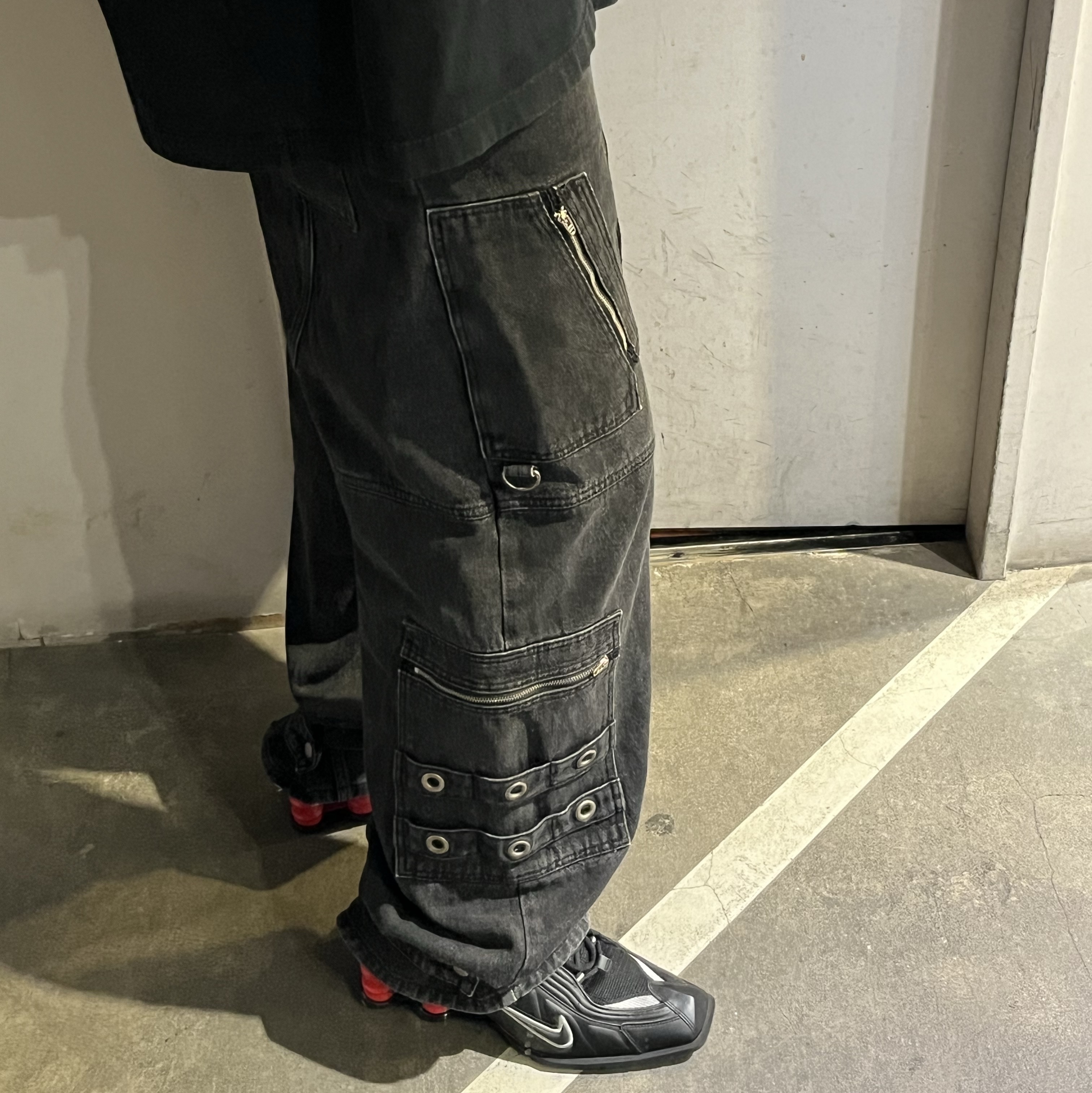 Nike x Martine Rose Shox MR4 Black, Project G/R Flight Denim Pants Black 착용 스타일 - 1