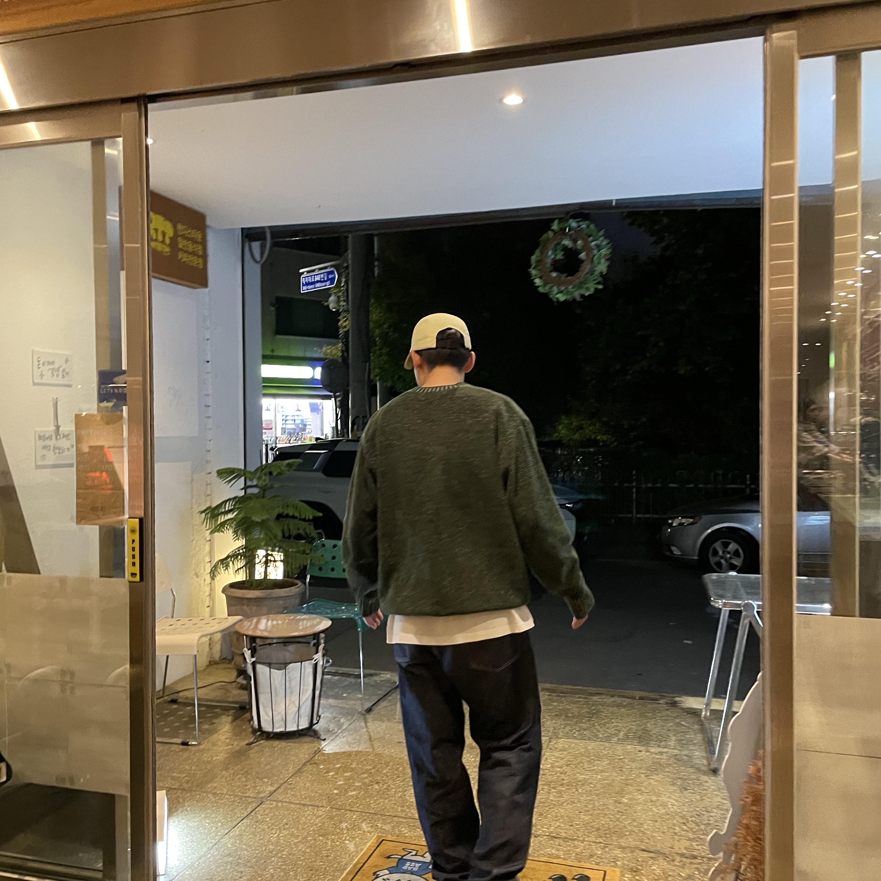 Supreme Contrast Arc Sweater Olive - 24SS, Supreme Pigment 2-Tone Camp Cap Natural - 24SS 착용 스타일 - 2