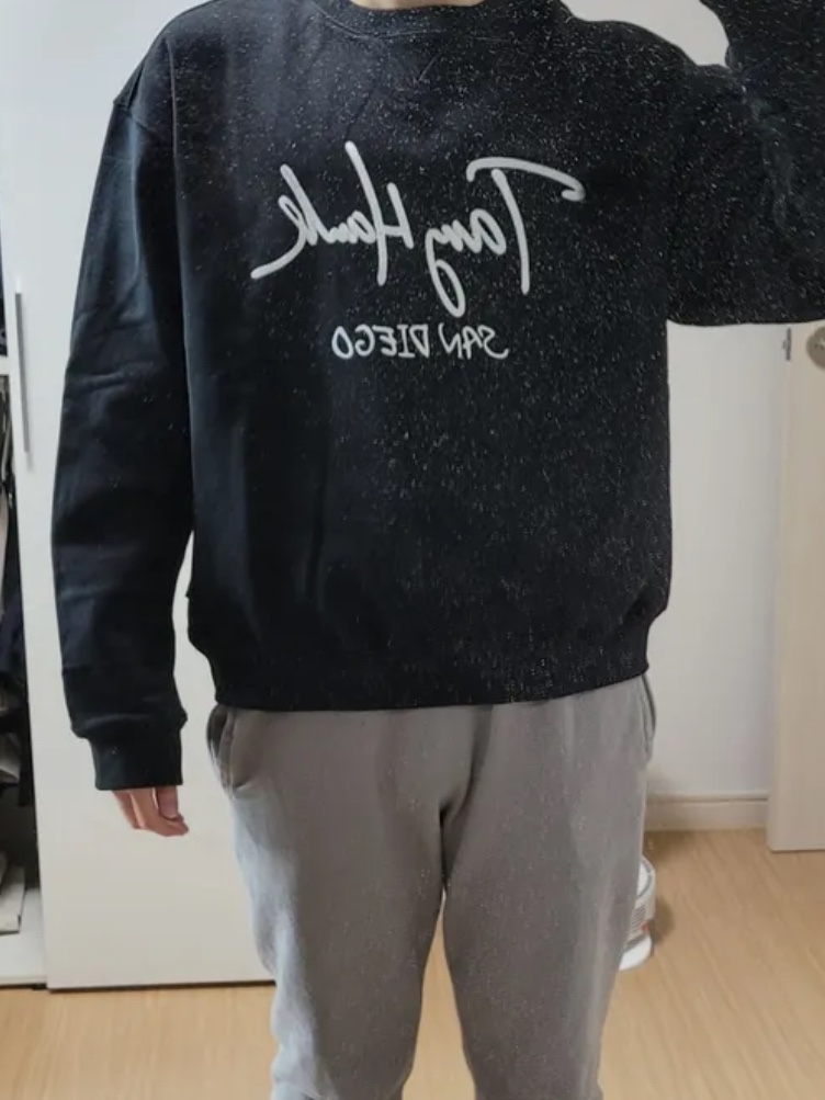 TONY HAWK Tony Logo Crewneck Black 착용 스타일