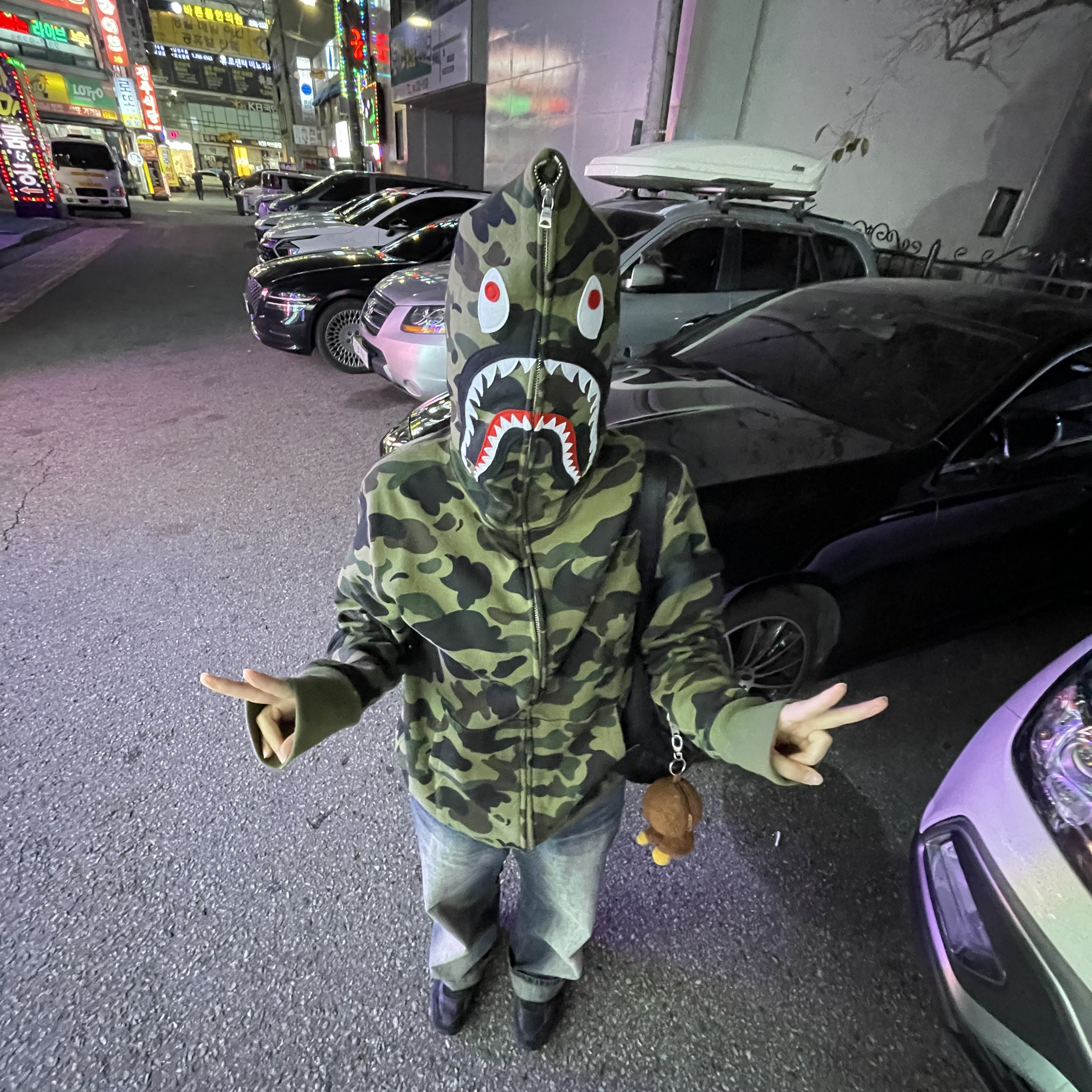 BAPE 1st Camo Shark Full Zip Hoodie Army Green, Porter Tanker Duffle Bag S Black 착용 스타일