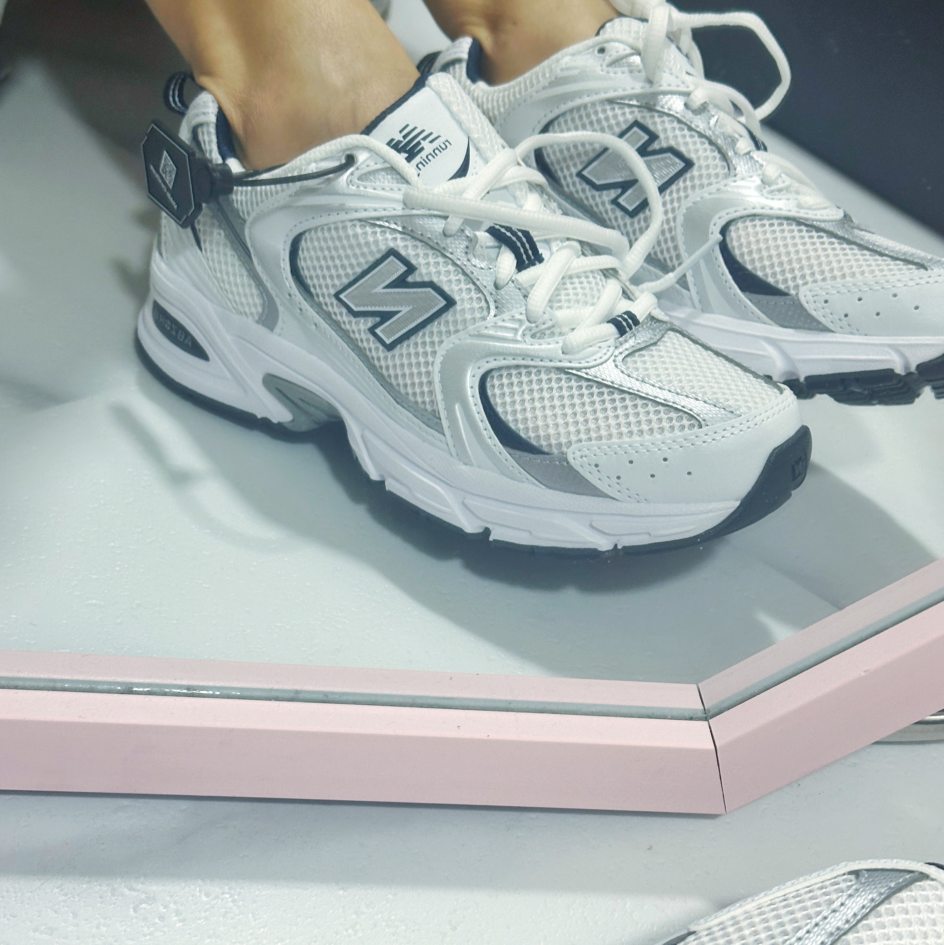 New Balance 530 White 착용 스타일