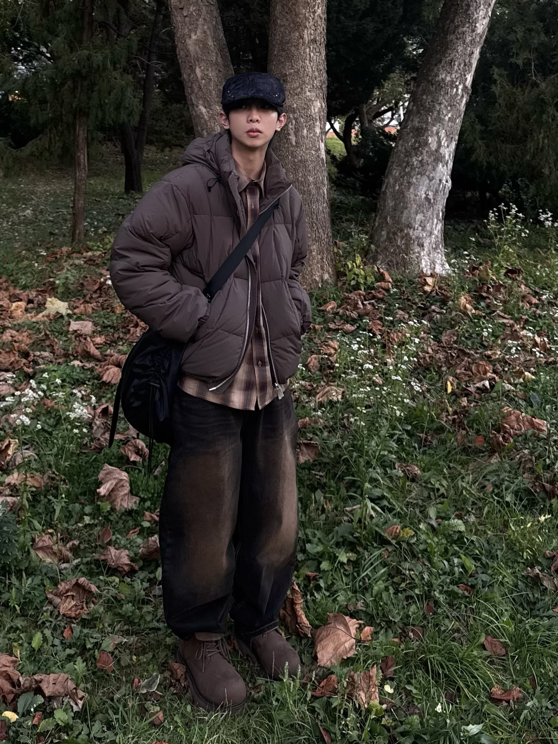 Nos Couleurs Paisley Rivet Hunting Cap Black 착용 스타일 - 1