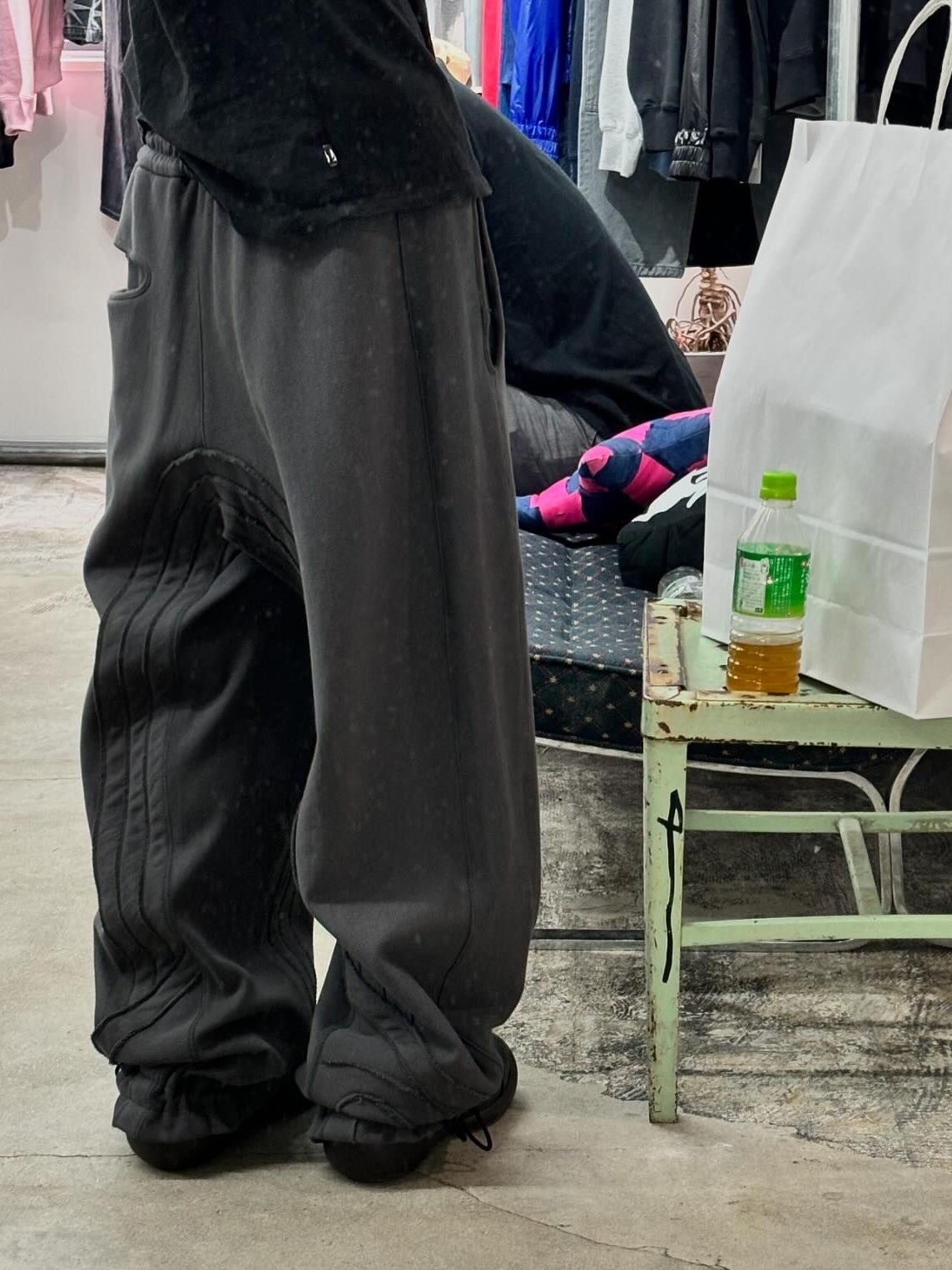 [KREAM 단독] Jian Ye Orbit Pants Charcoal - 24FW 착용 스타일