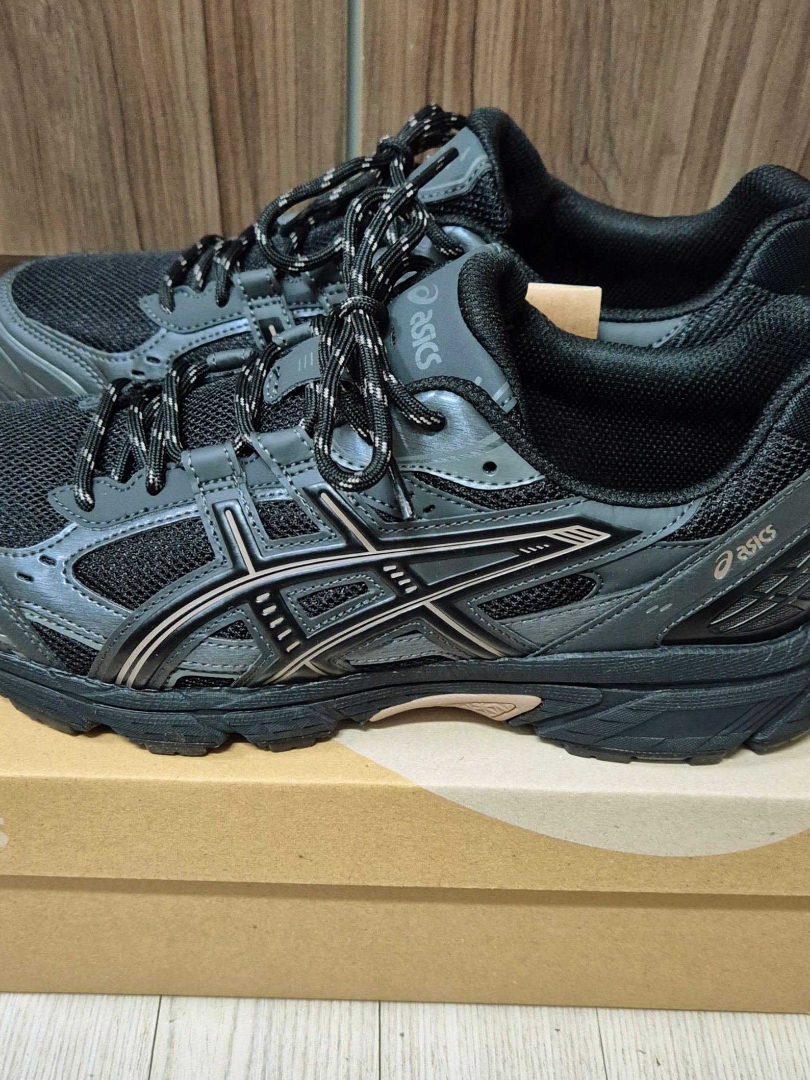 Asics Gel-Nunobiki Black Taupe Grey 착용 스타일 - 3