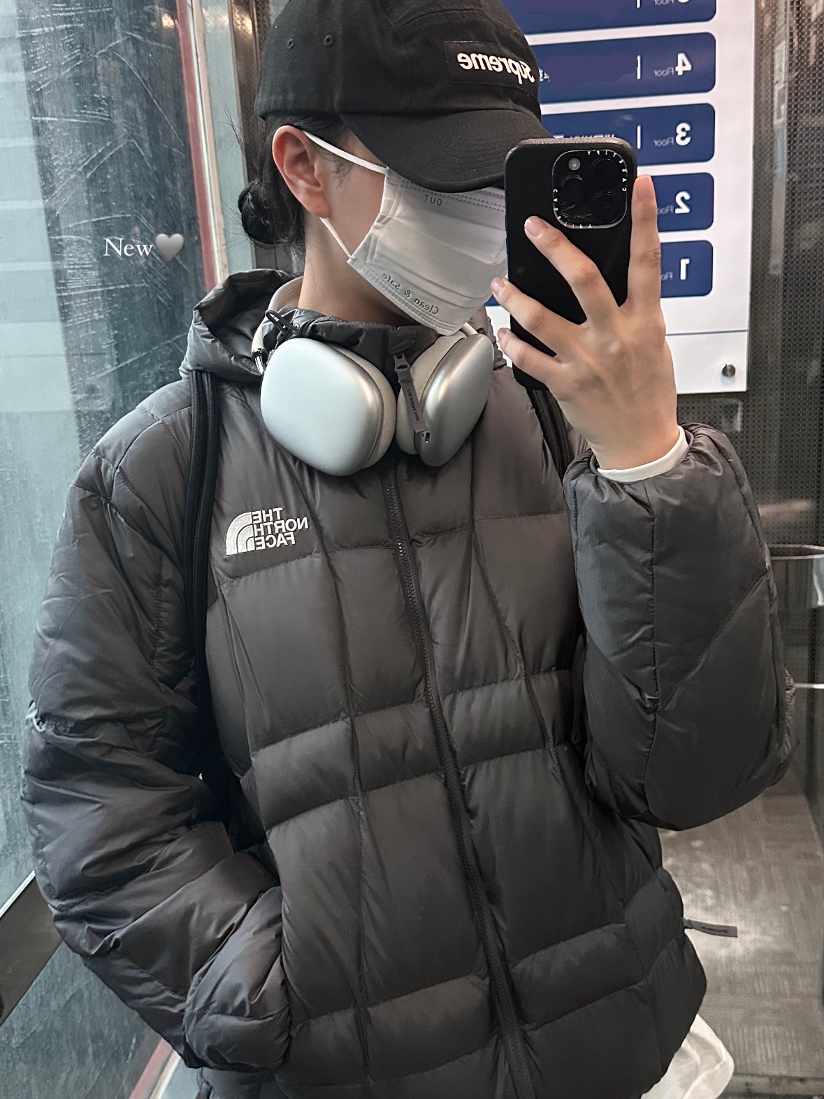 The North Face White Label Wave LT On Ball Jacket Gray, Supreme Washed Chino Twill Camp Cap Black 착용 스타일
