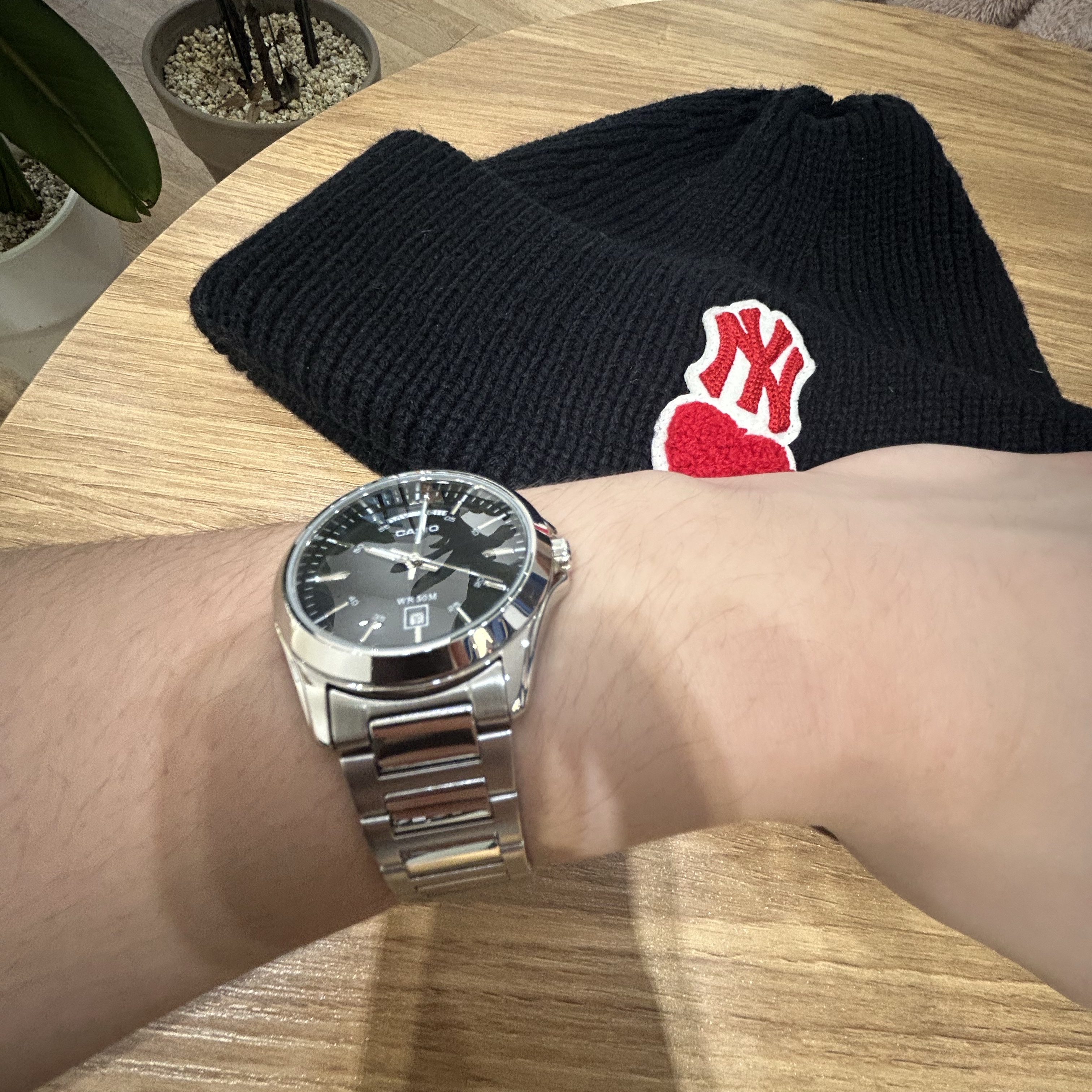 Casio MTP-1370D-1A1 착용 스타일