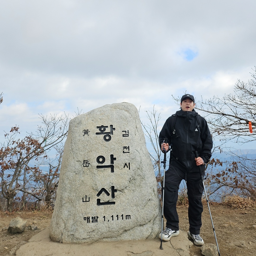 Nike ACG Storm-Fit ADV Chain of Craters Jacket Black Summit White - US/EU, The North Face Big Shot Black 착용 스타일