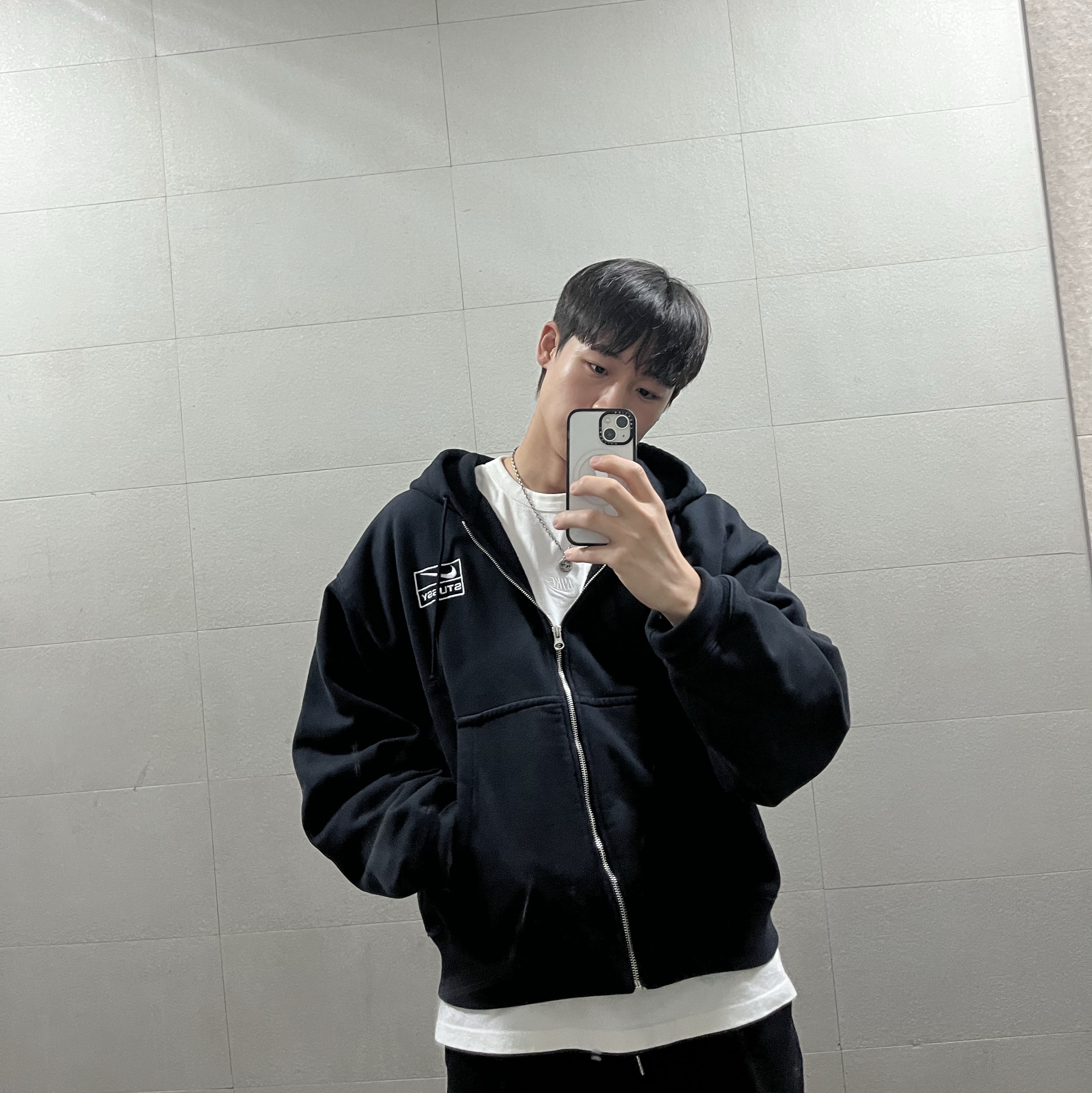 Nike x Stussy Full Zip Washed Fleece Hoodie Black (FJ9175-010) 착용 스타일