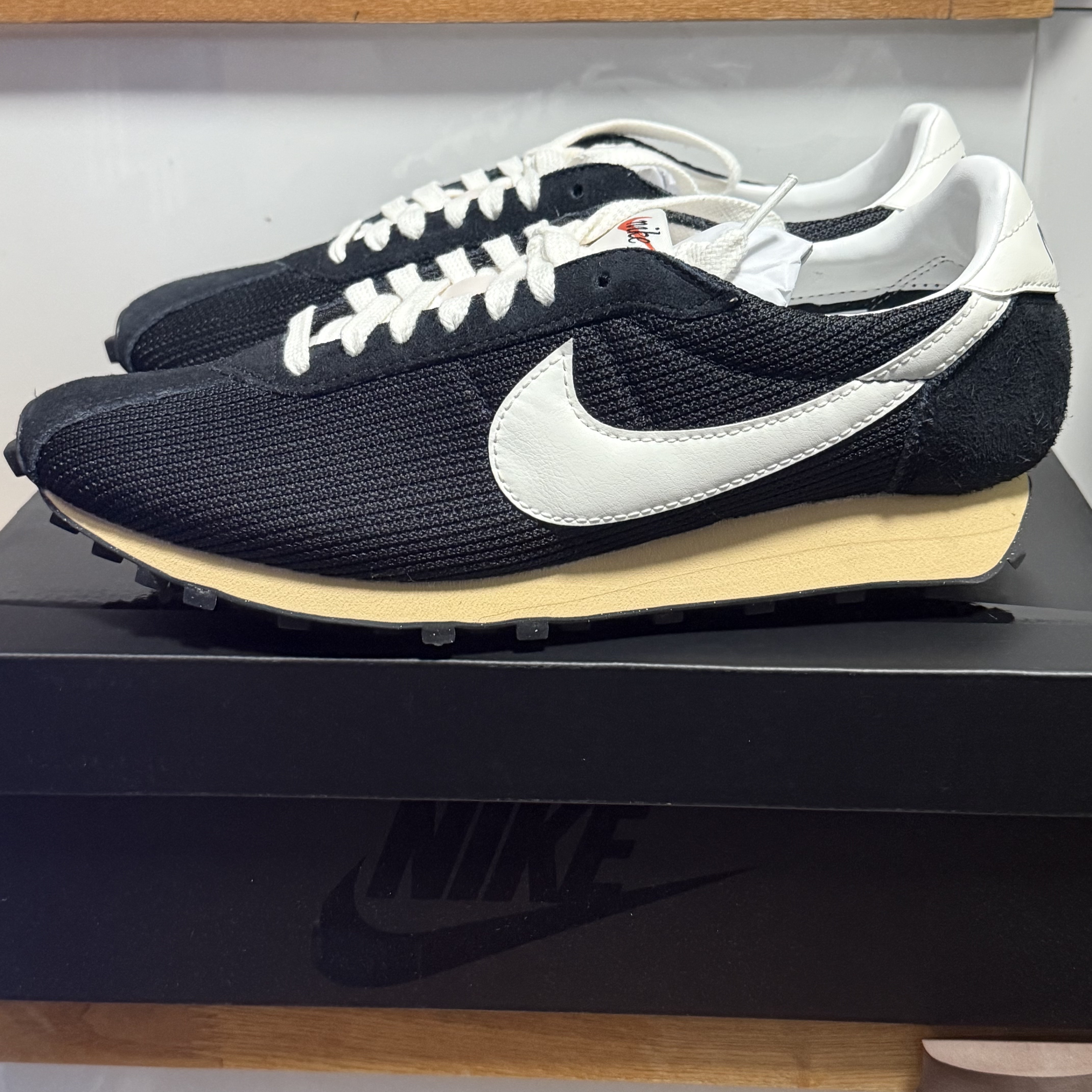 Nike LD-1000 SP Black and Sail 착용 스타일