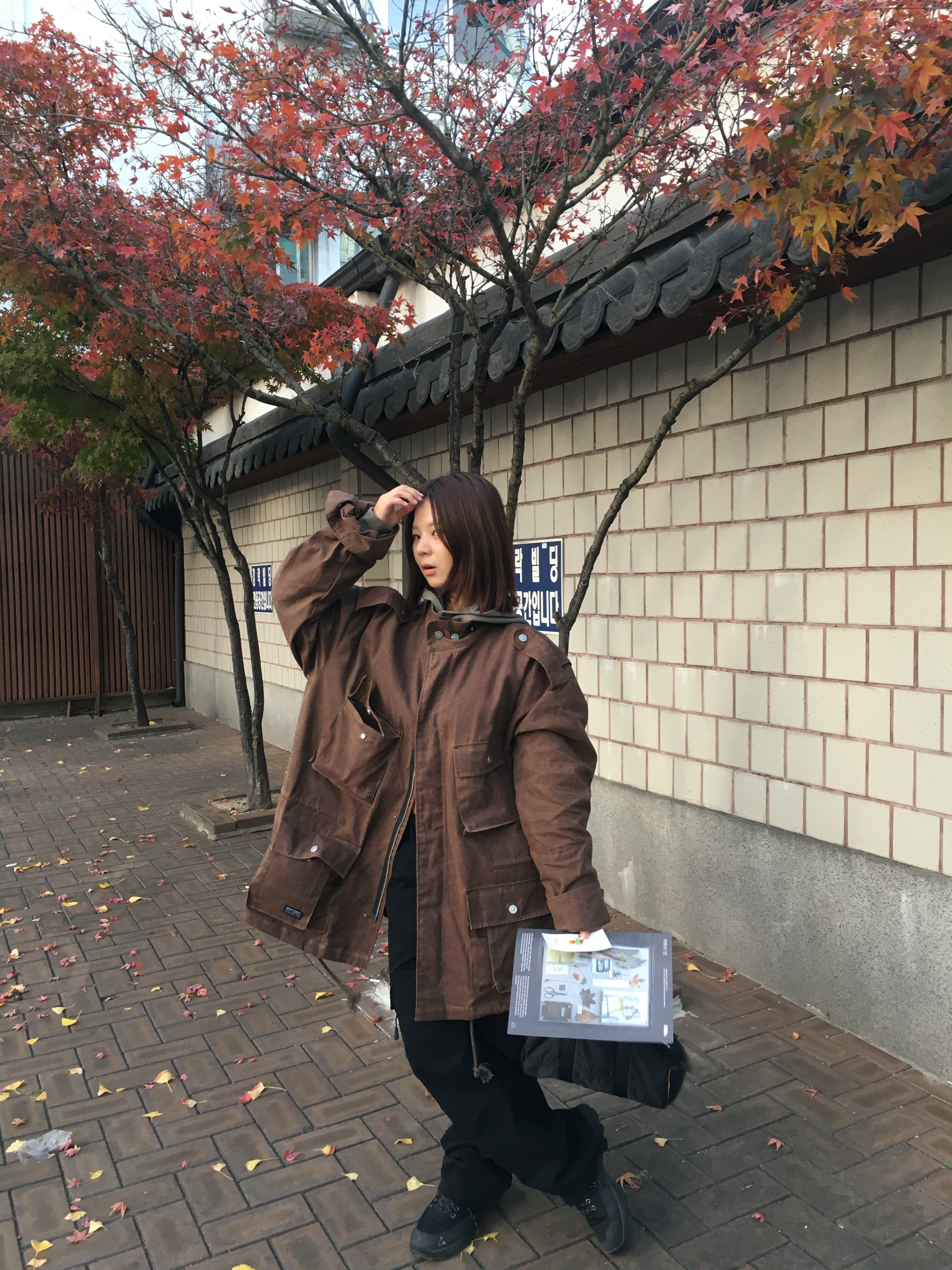 Vacant Archive Broner Waxed Field Jacket Brown, Roa Hiking Neal Black 착용 스타일