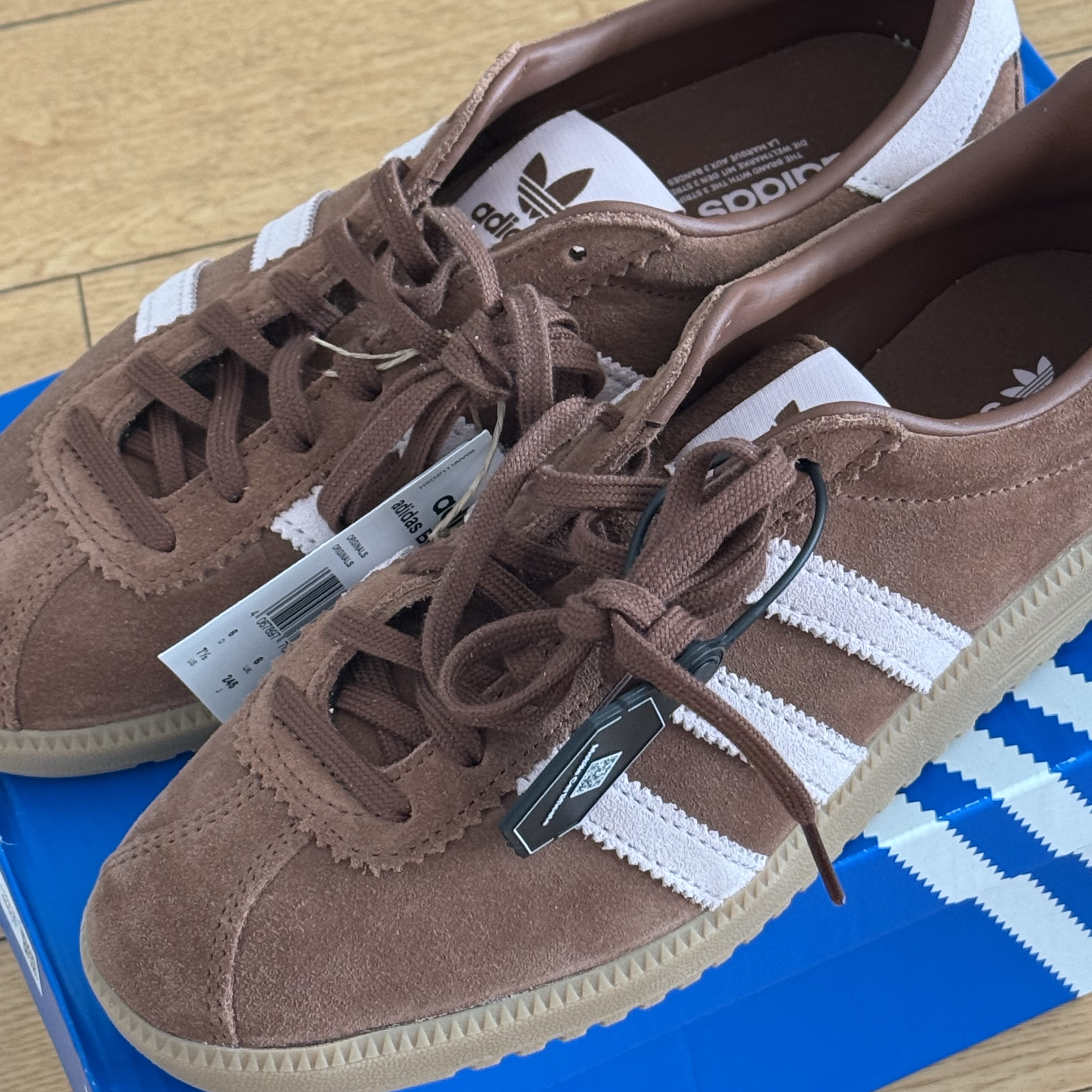(W) Adidas Bermuda Preloved Brown 착용 스타일 - 2