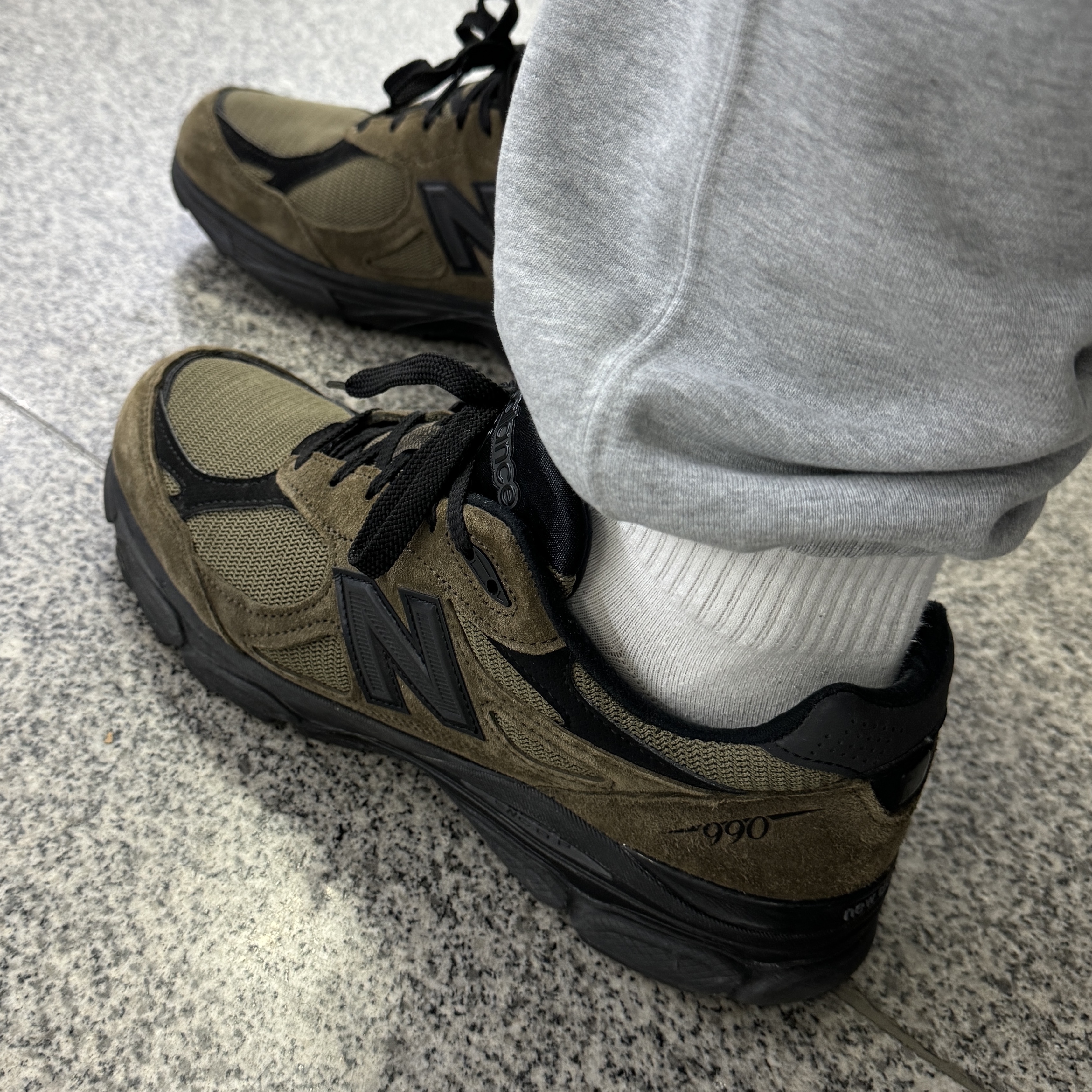 New Balance x JJJJound 990v3 Brown Black 착용 스타일