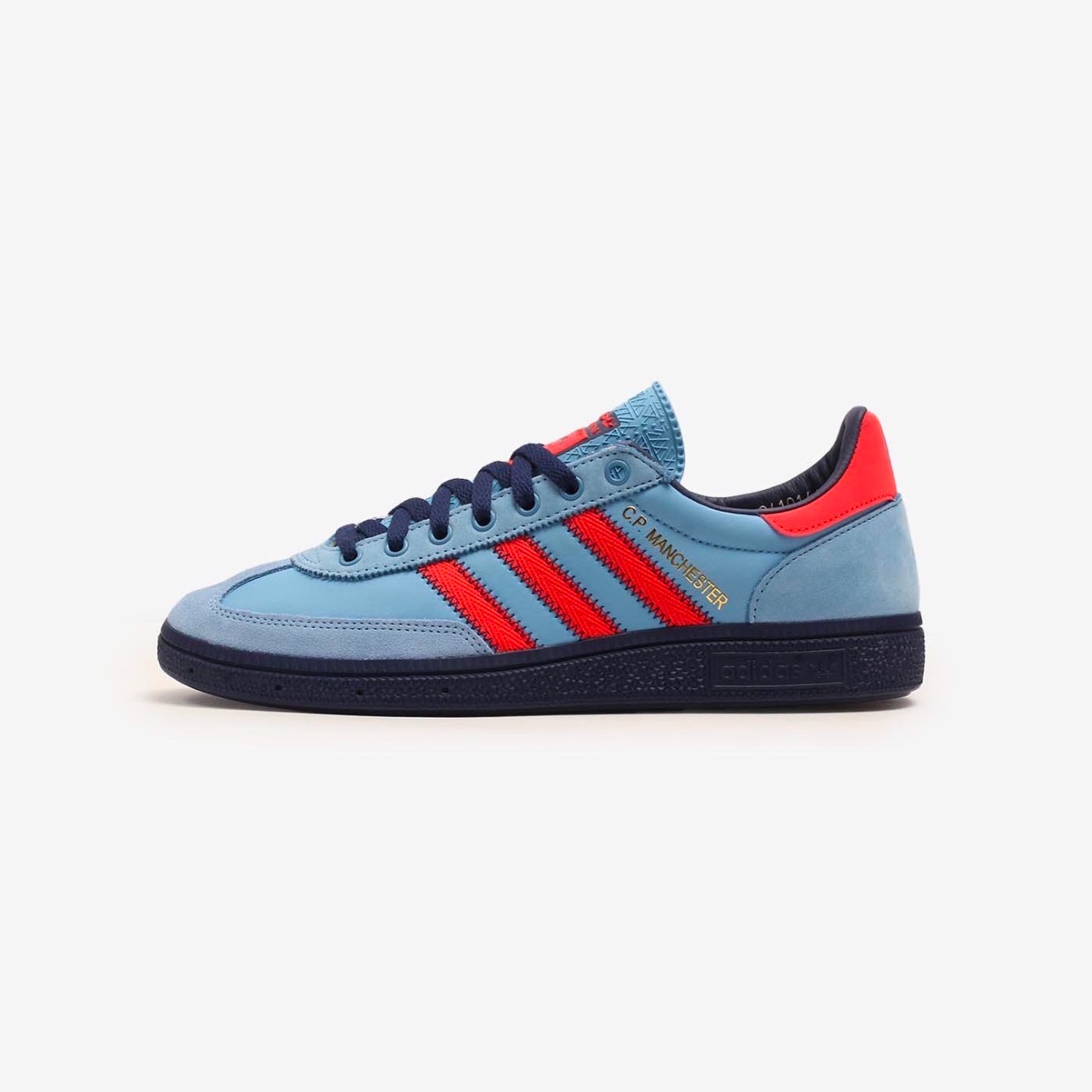 Adidas x C.P. Company Manchester Spezial Light Blue Bright Red 착용 스타일 - 1