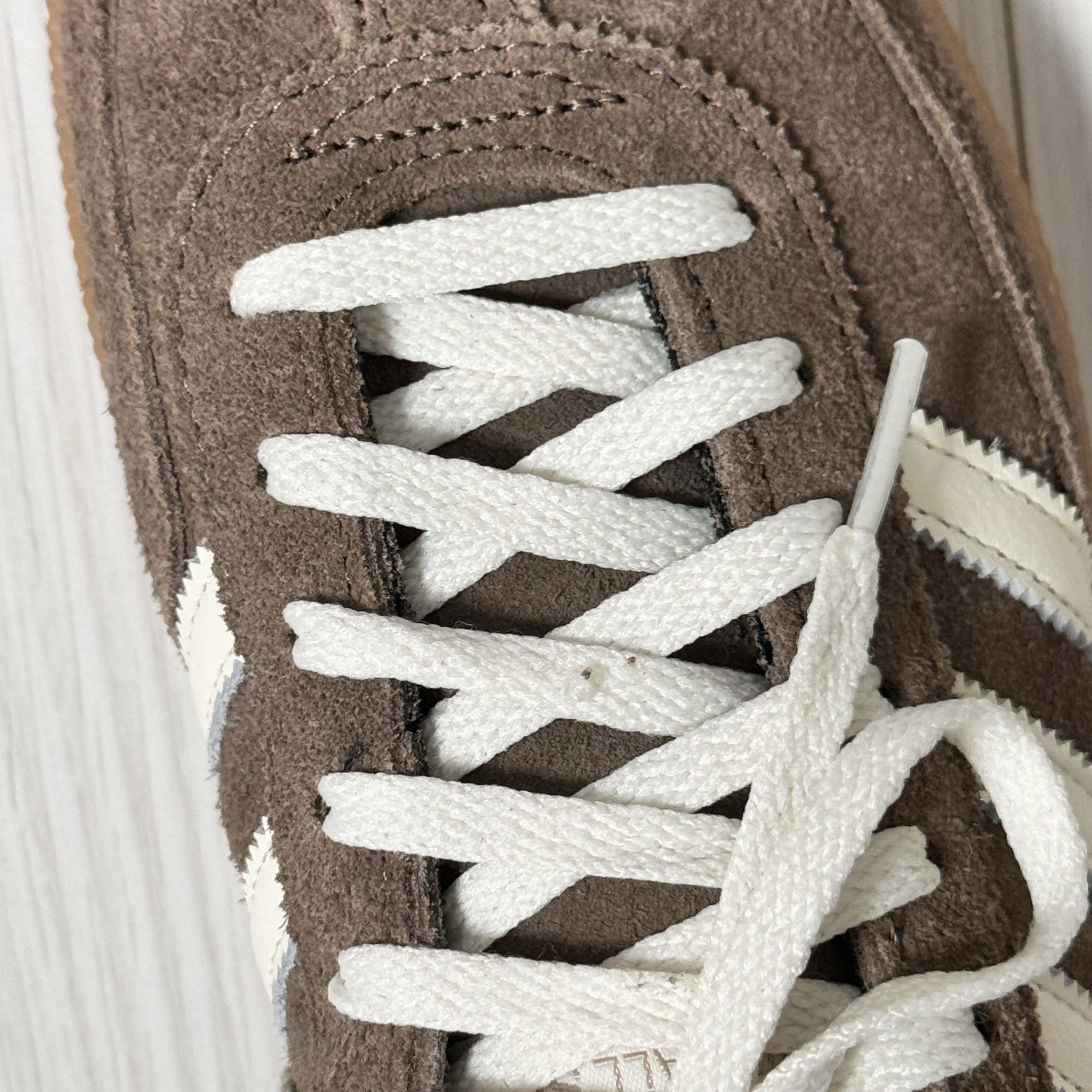 (W) Adidas Spezial Handball Earth Strata Off White 착용 스타일 - 2