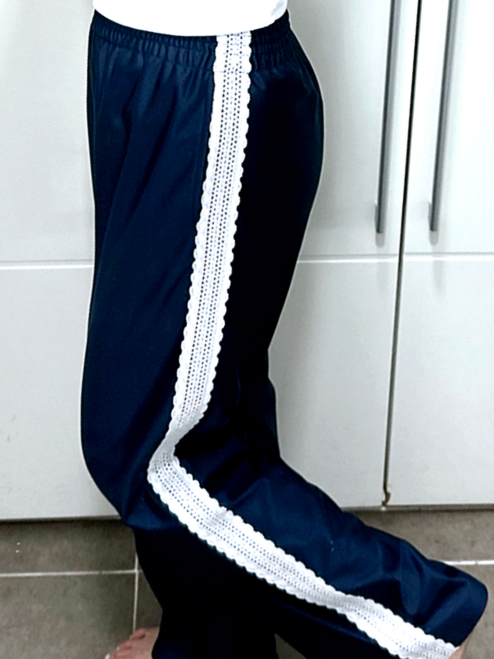 Fritur Heat Lace Track Pants Navy_F244PT01 착용 스타일