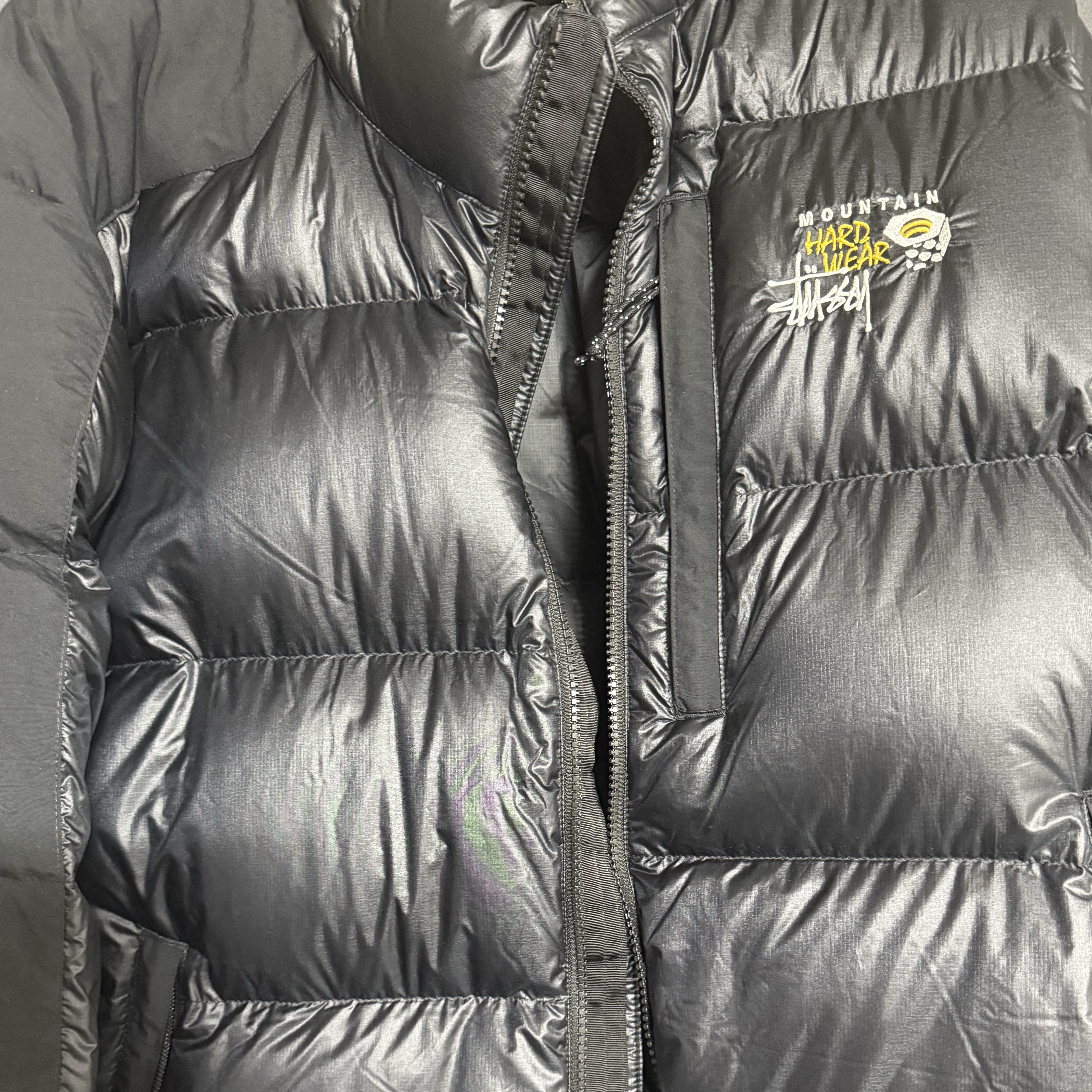 Stussy x Mountain Hardwear Subzero Down Jacket Black 착용 스타일